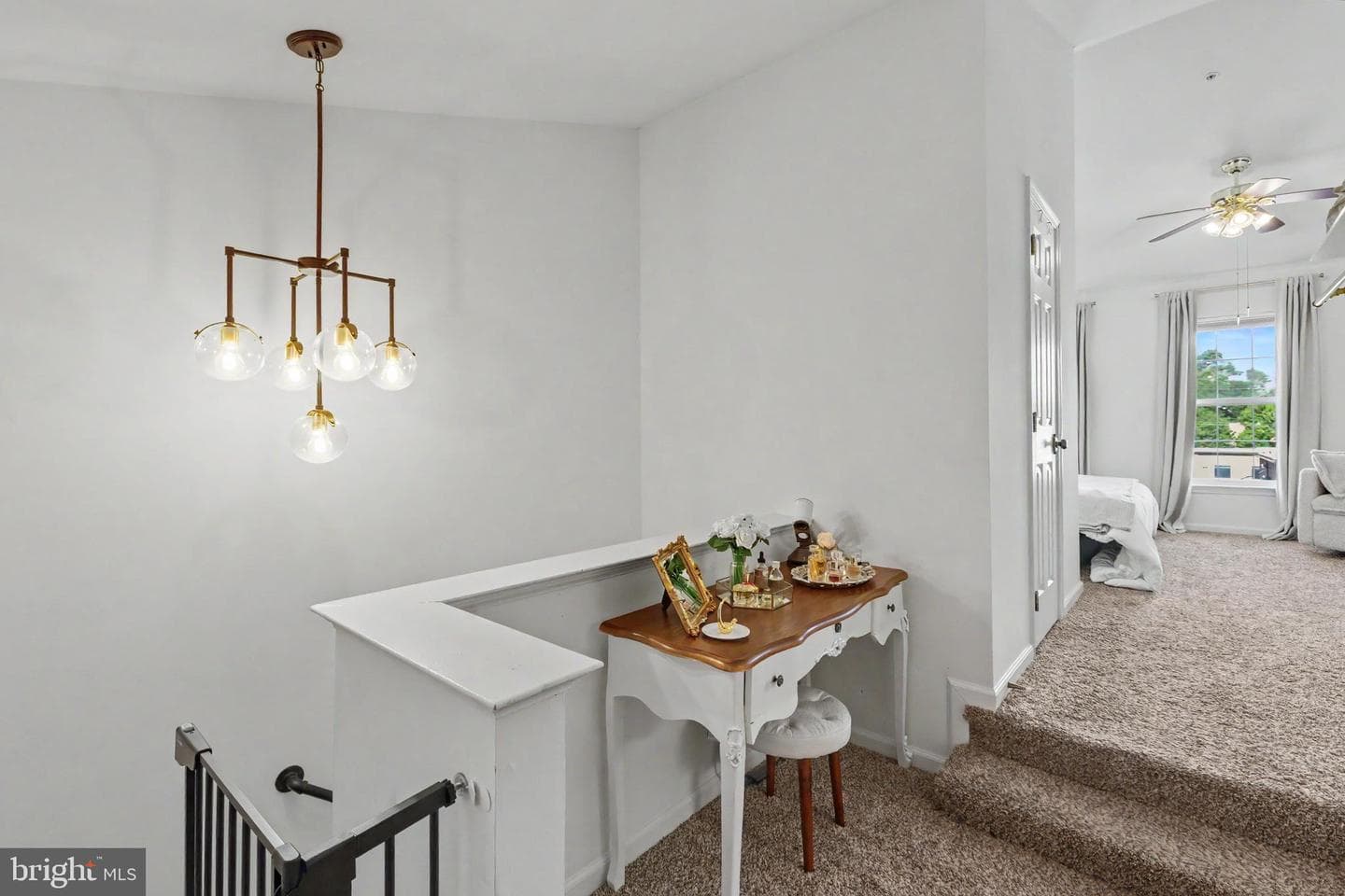 109 Martin Lane photo 49
