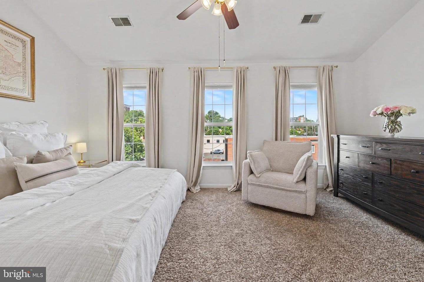 109 Martin Lane photo 55