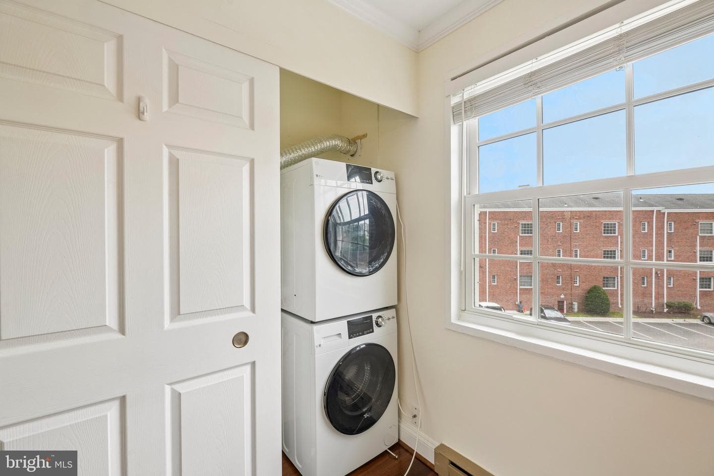 1722 W Abingdon Drive #301 photo 34