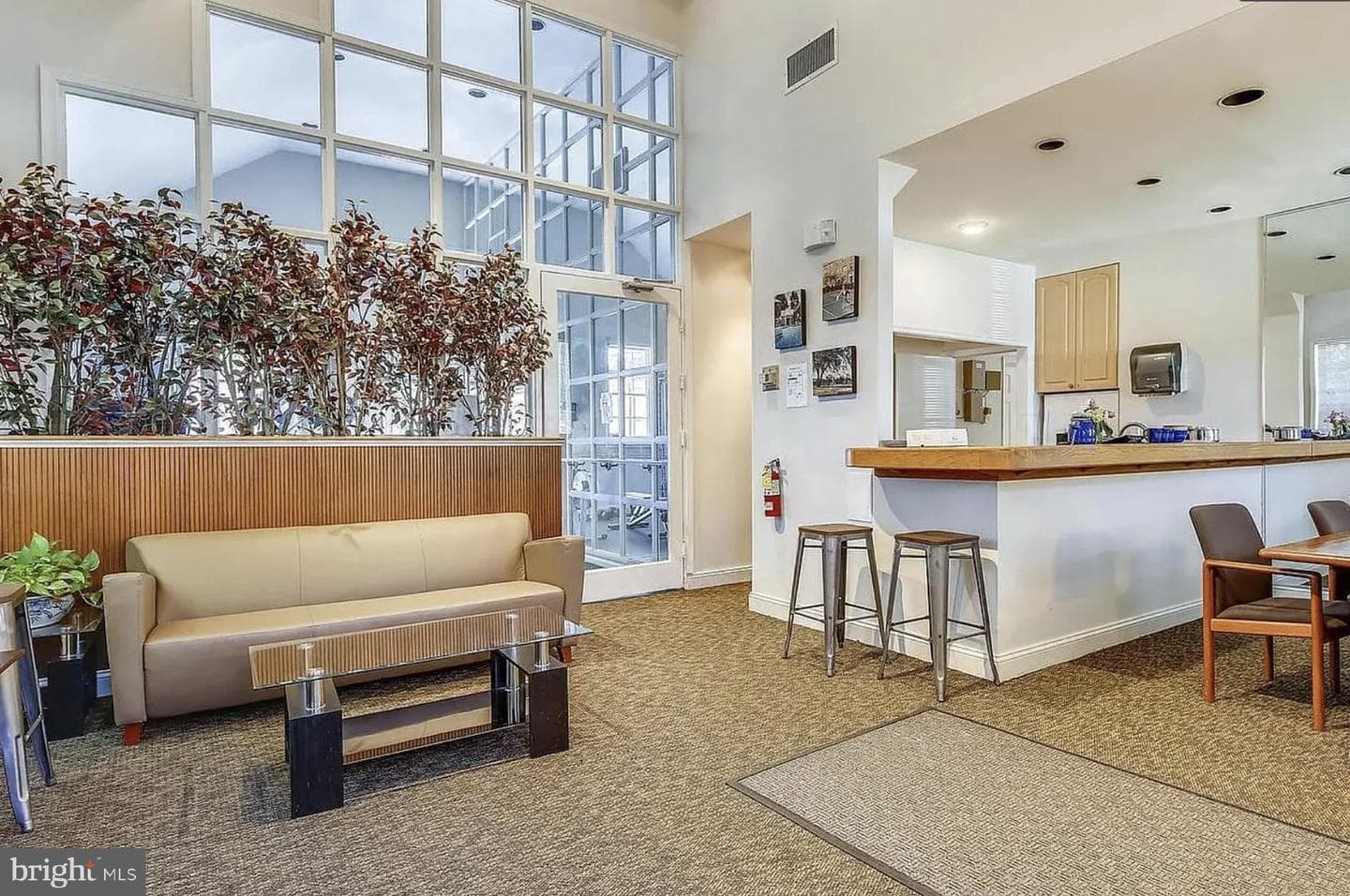 1722 W Abingdon Drive #301 photo 35
