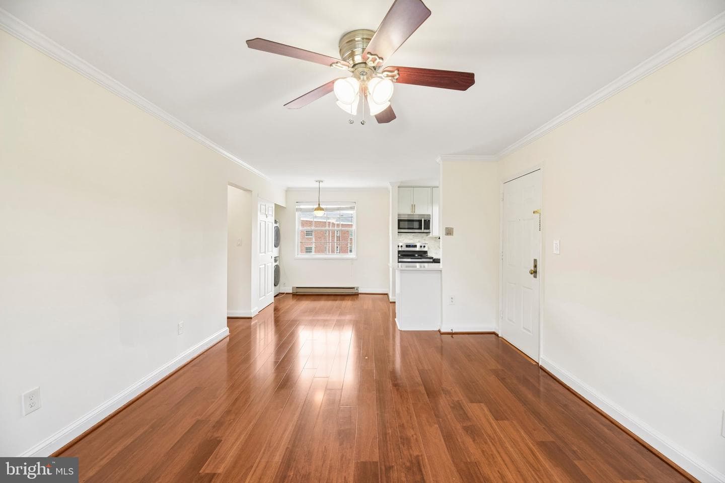 1722 W Abingdon Drive #301 photo 8