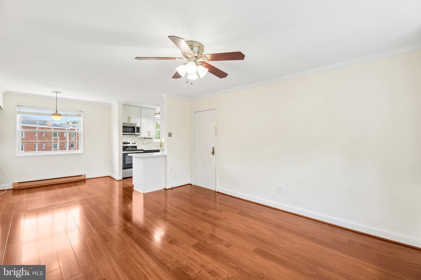 1722 W Abingdon Drive #301 photo 9