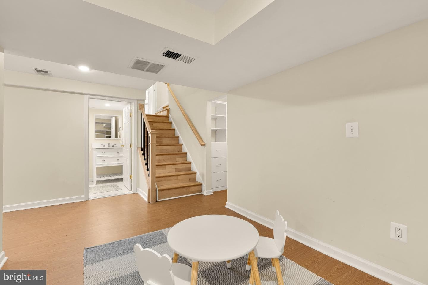 4147 Taney Avenue photo 20