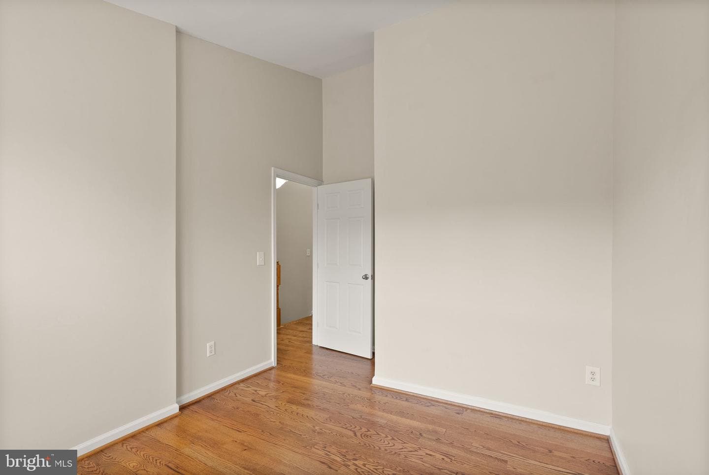 917 Rolfe Place photo 42