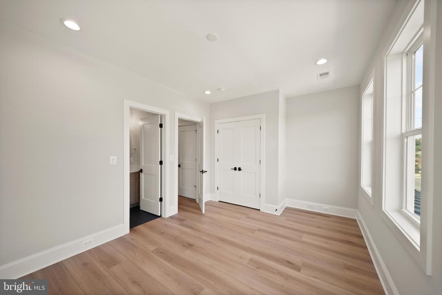 31 E Reed Avenue photo 43