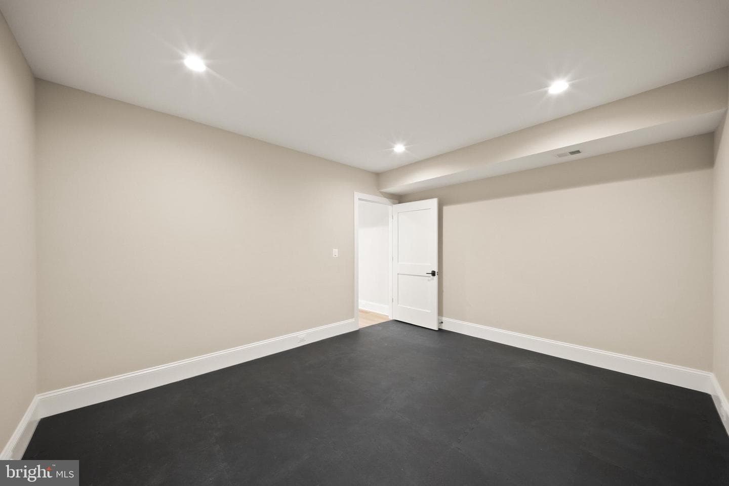 31 E Reed Avenue photo 53