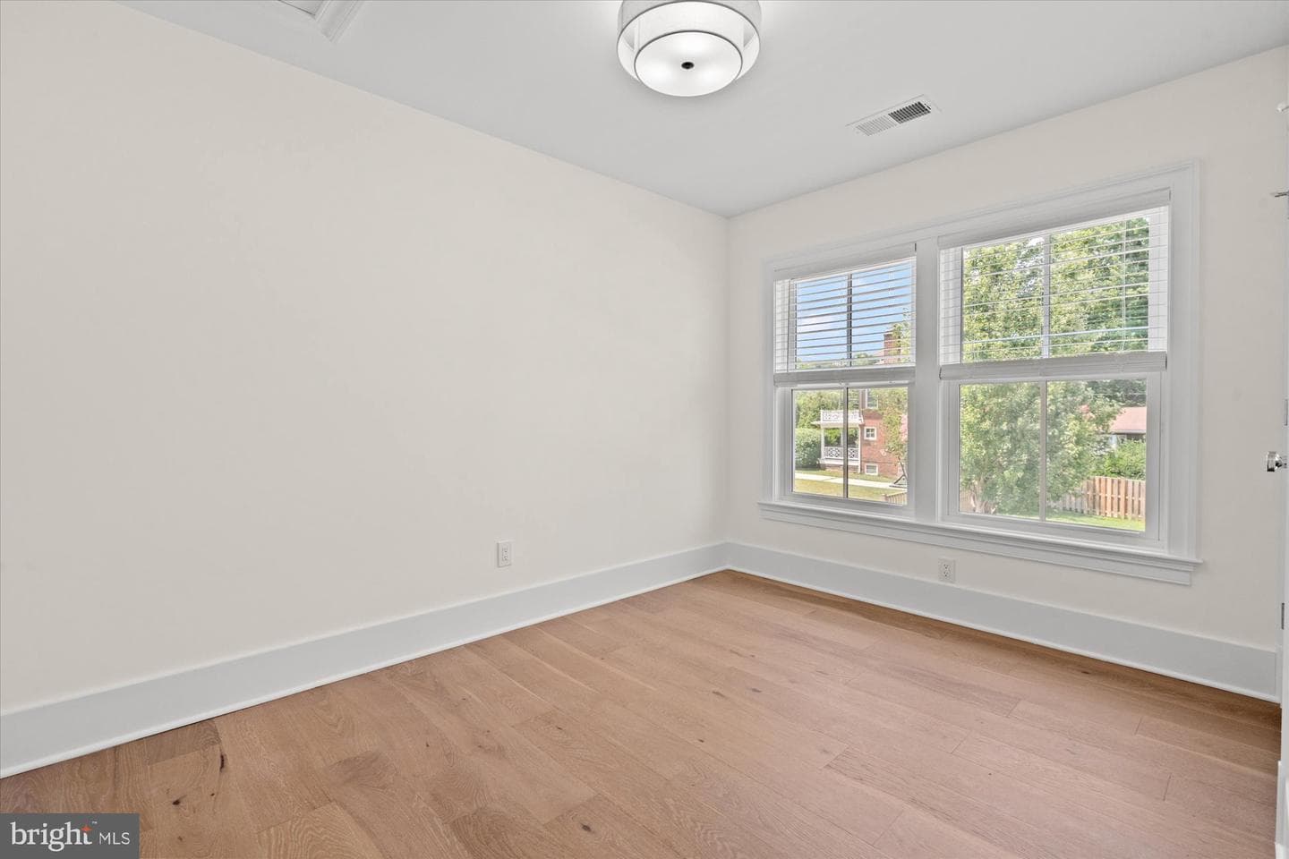 26 W Chapman Street photo 29