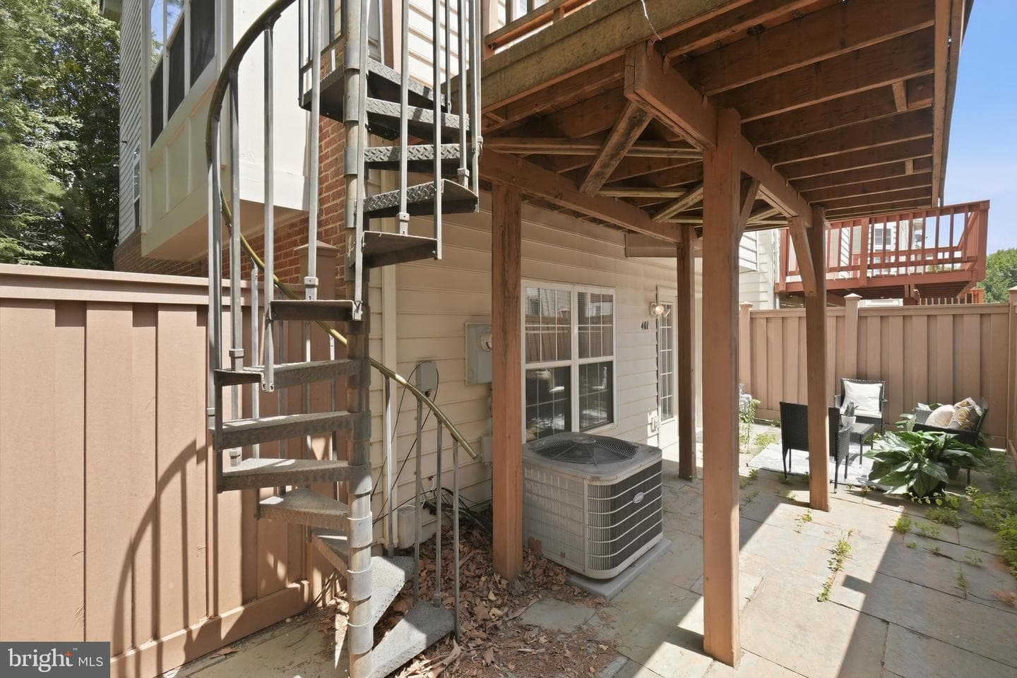 401 Stanton Place photo 32