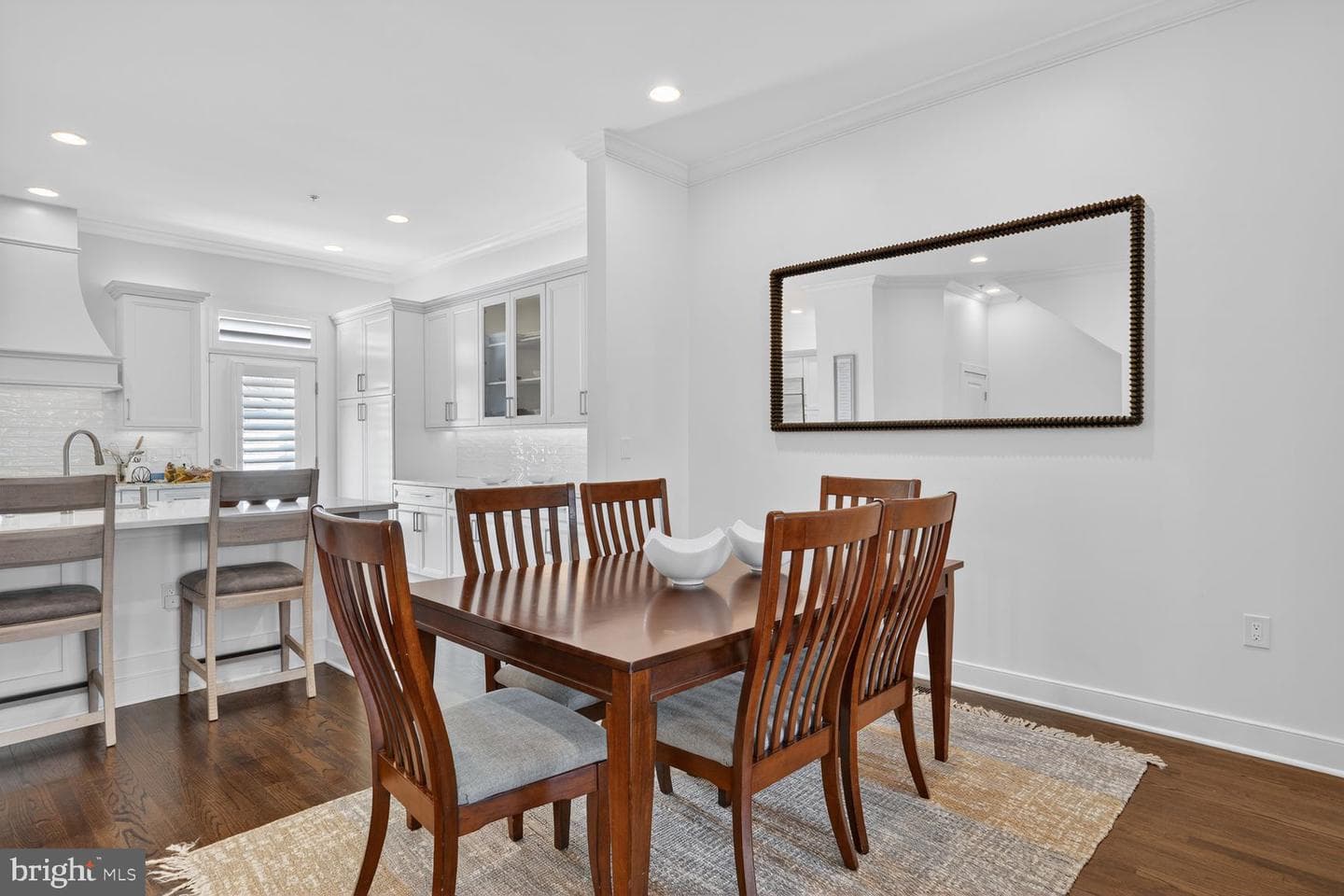 619 E Custis Avenue photo 8