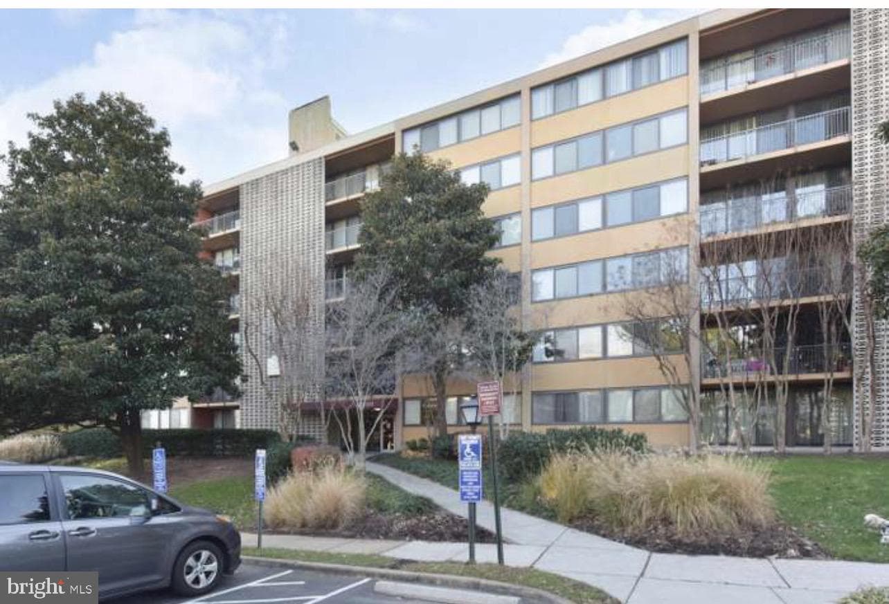 16 S Van Dorn St # 607, Alexandria