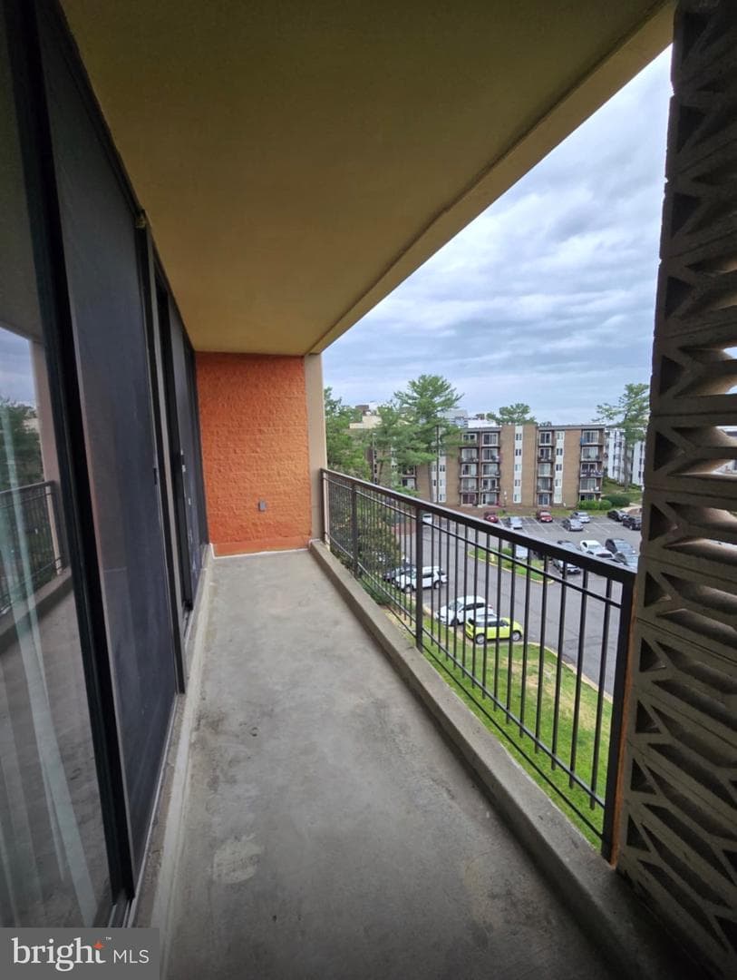 16 S Van Dorn St # 607 photo 5