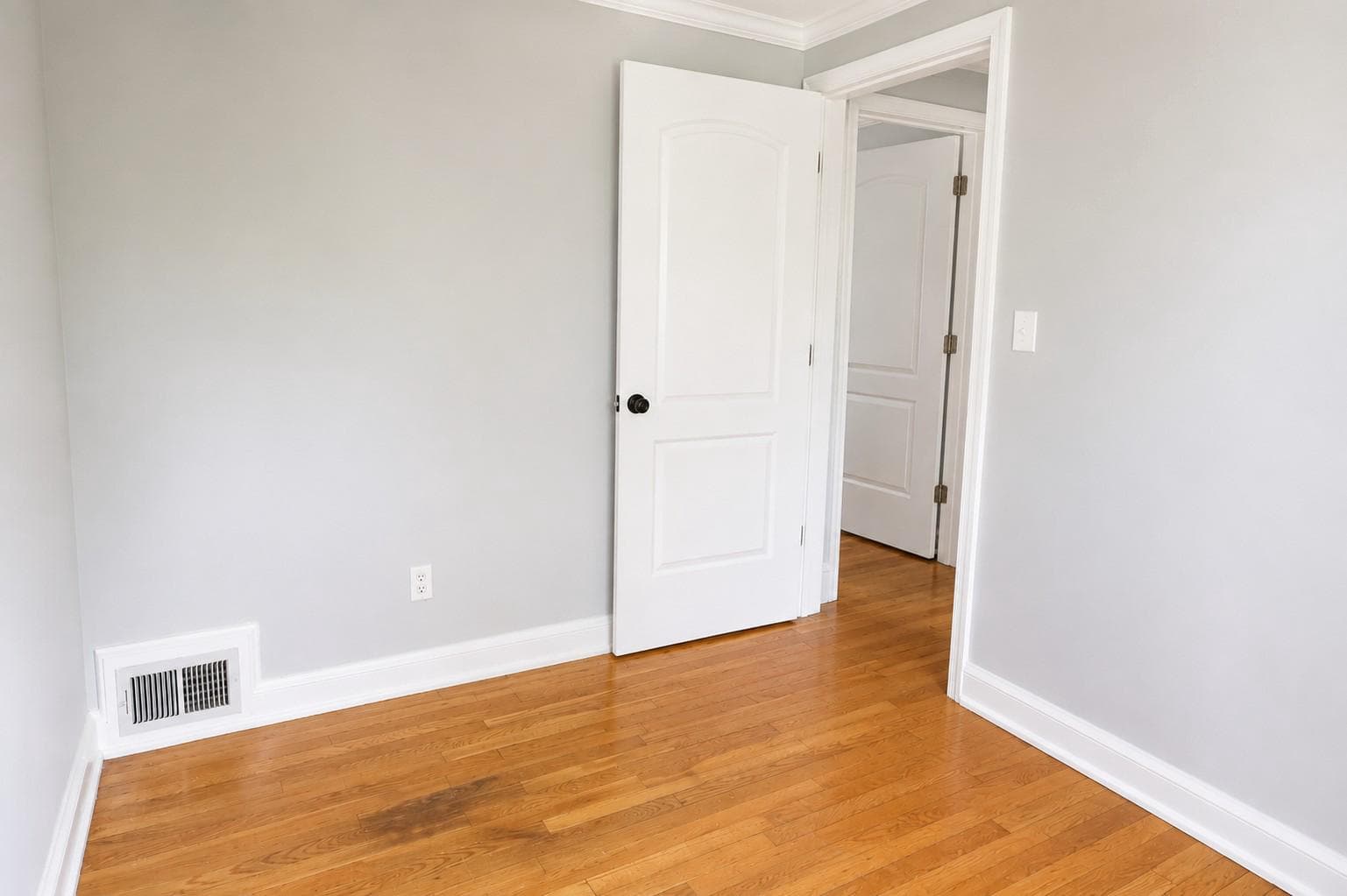 1725 Cameron Street photo 15