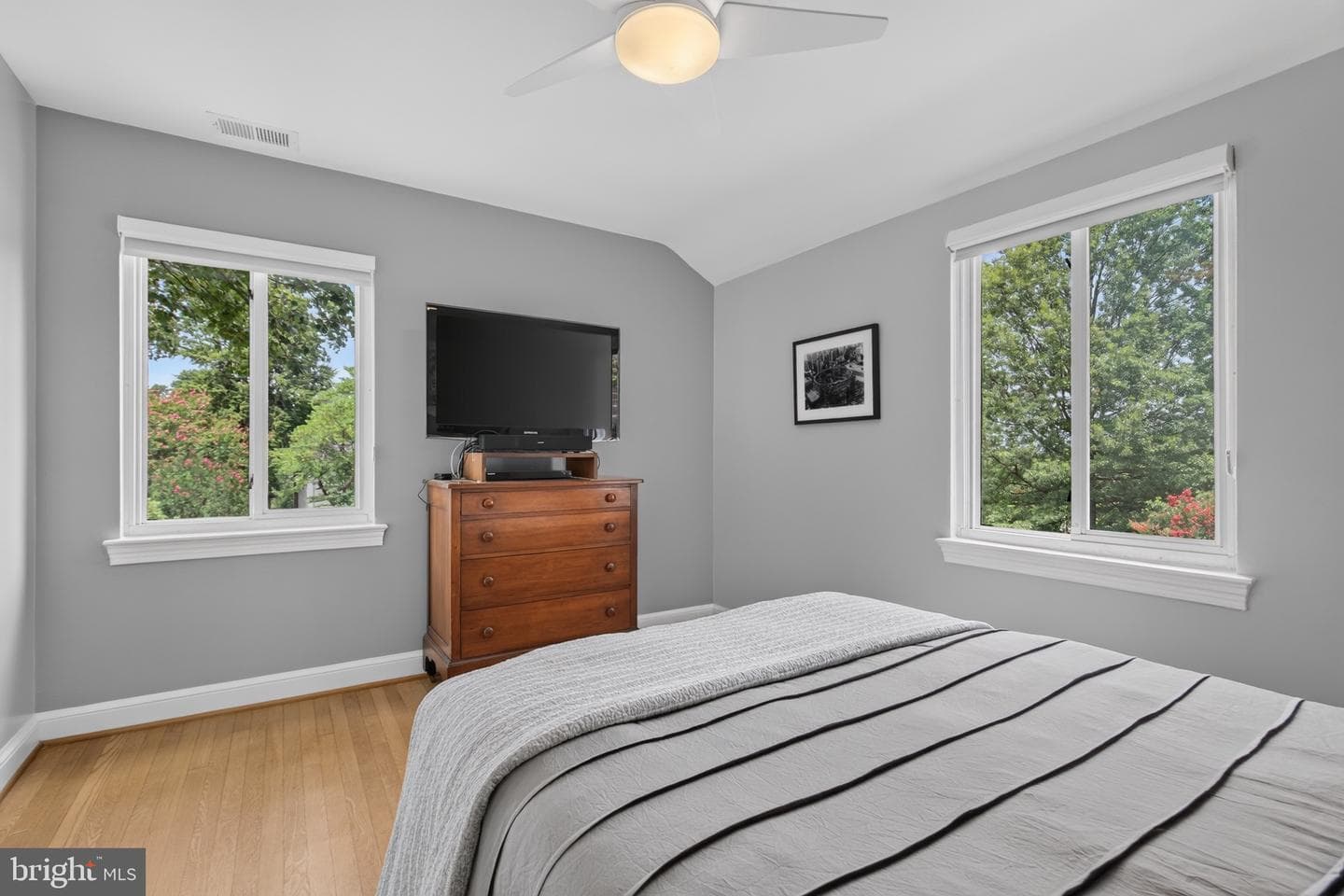 432 Argyle Drive photo 34