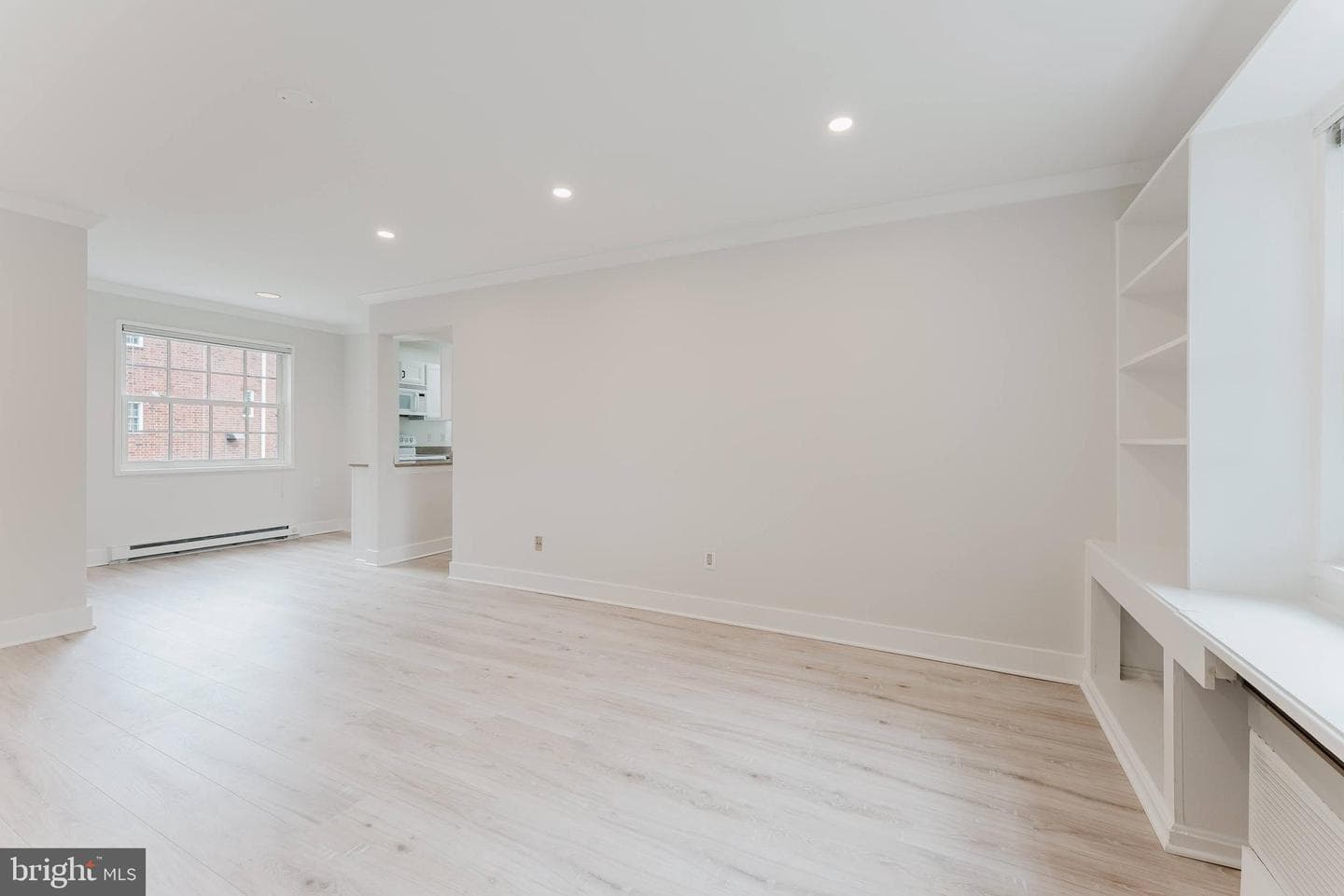1718 W Abingdon Drive #202 photo 8