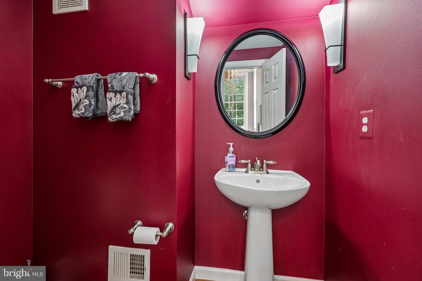418 Ferdinand Day Drive photo 25