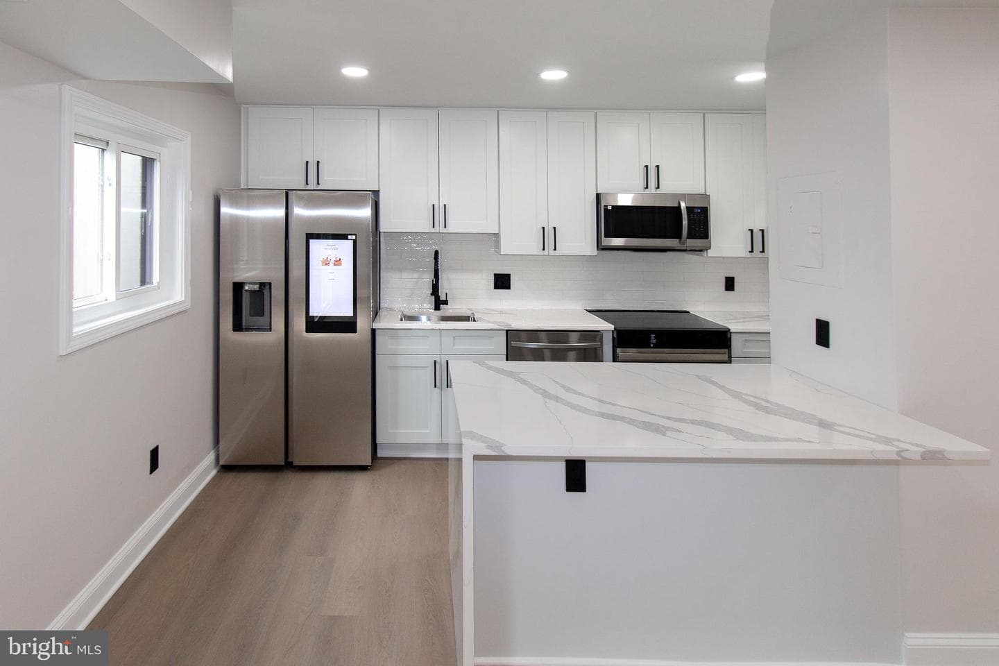 3320 S 28th Street #402, Alexandria