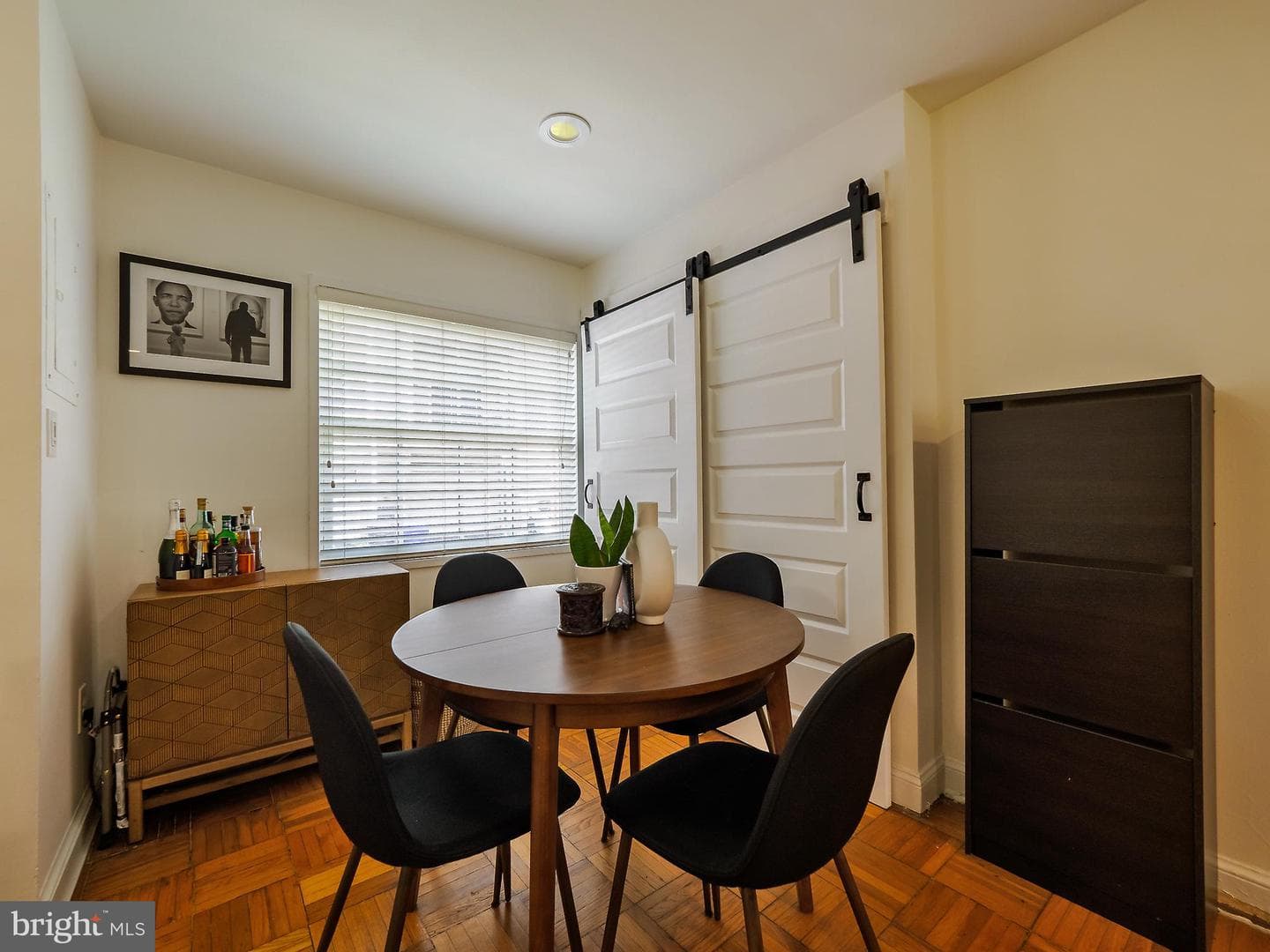 1608 W Abingdon Dr # 102 photo 12