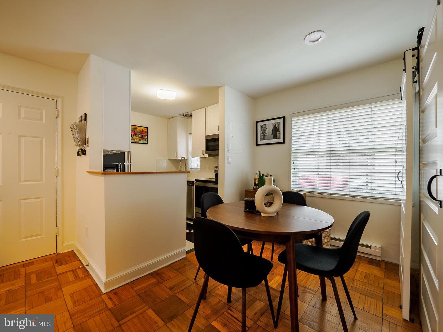 1608 W Abingdon Dr # 102 photo 13