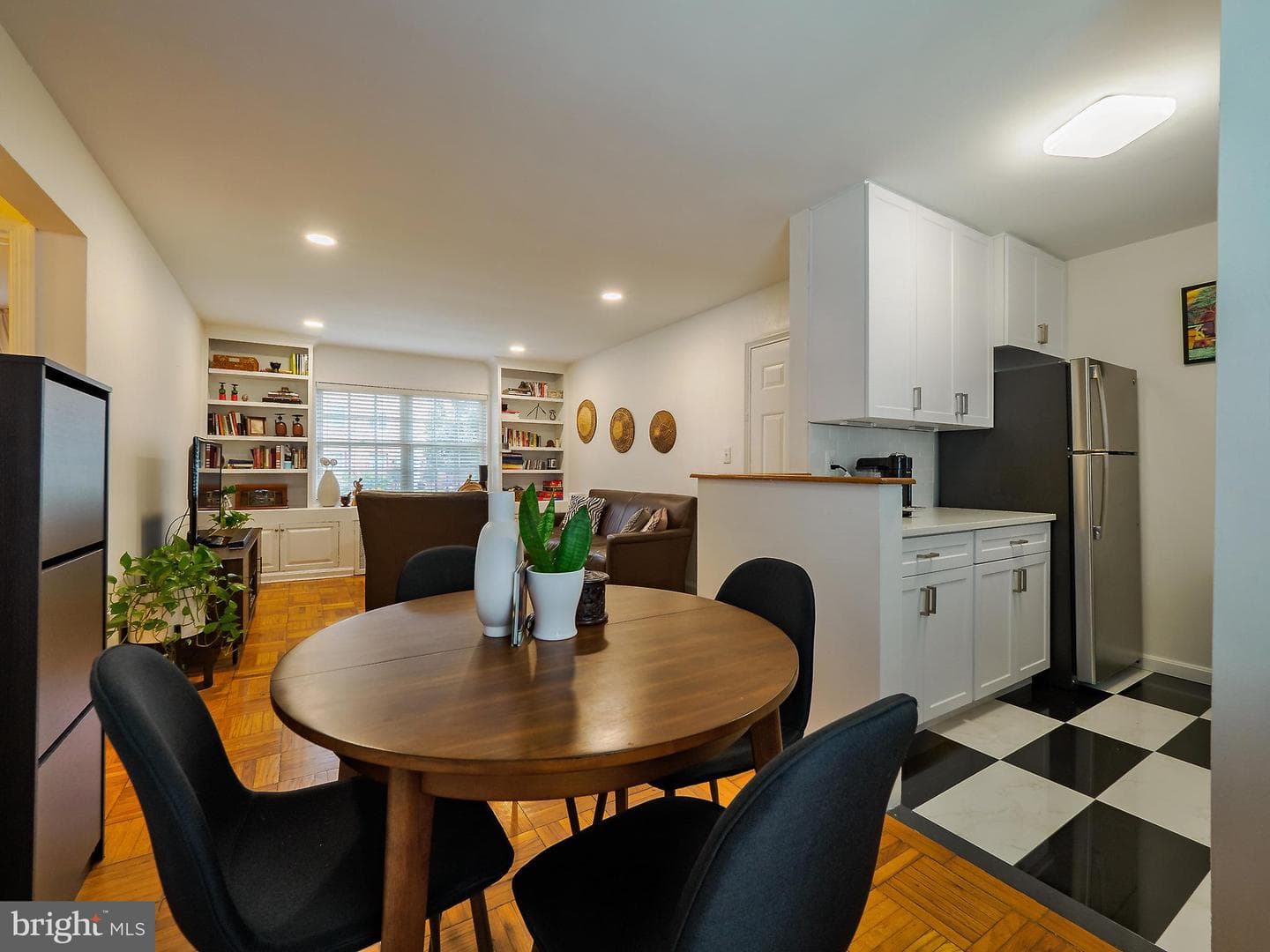 1608 W Abingdon Dr # 102 photo 15