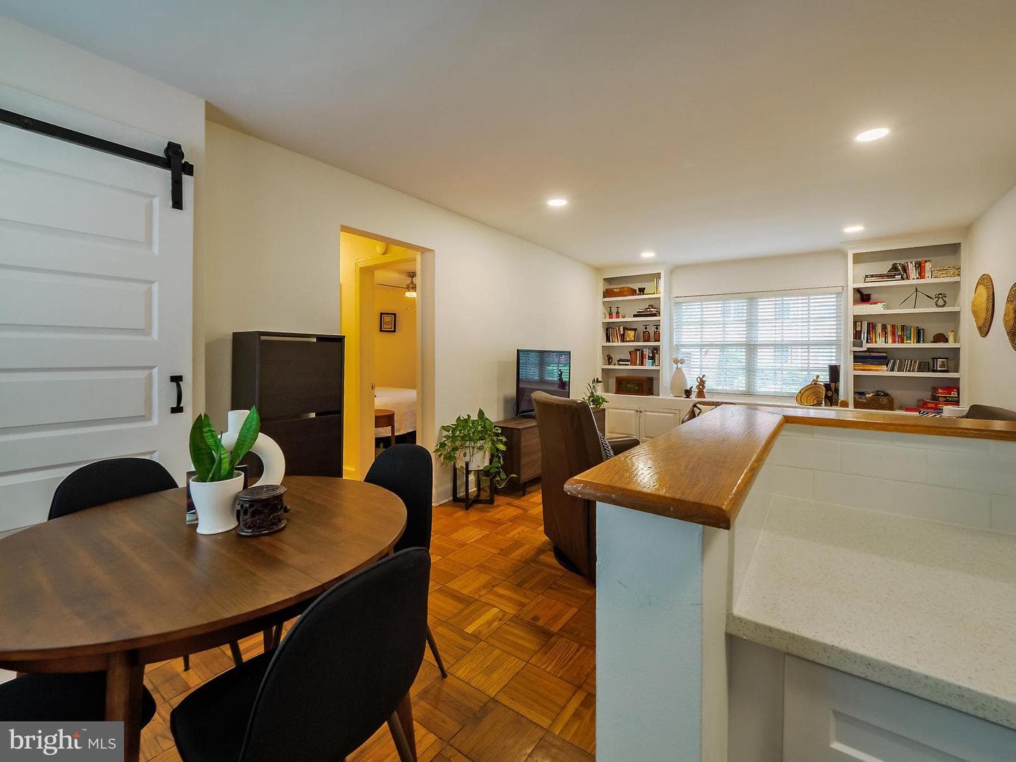 1608 W Abingdon Dr # 102 photo 16