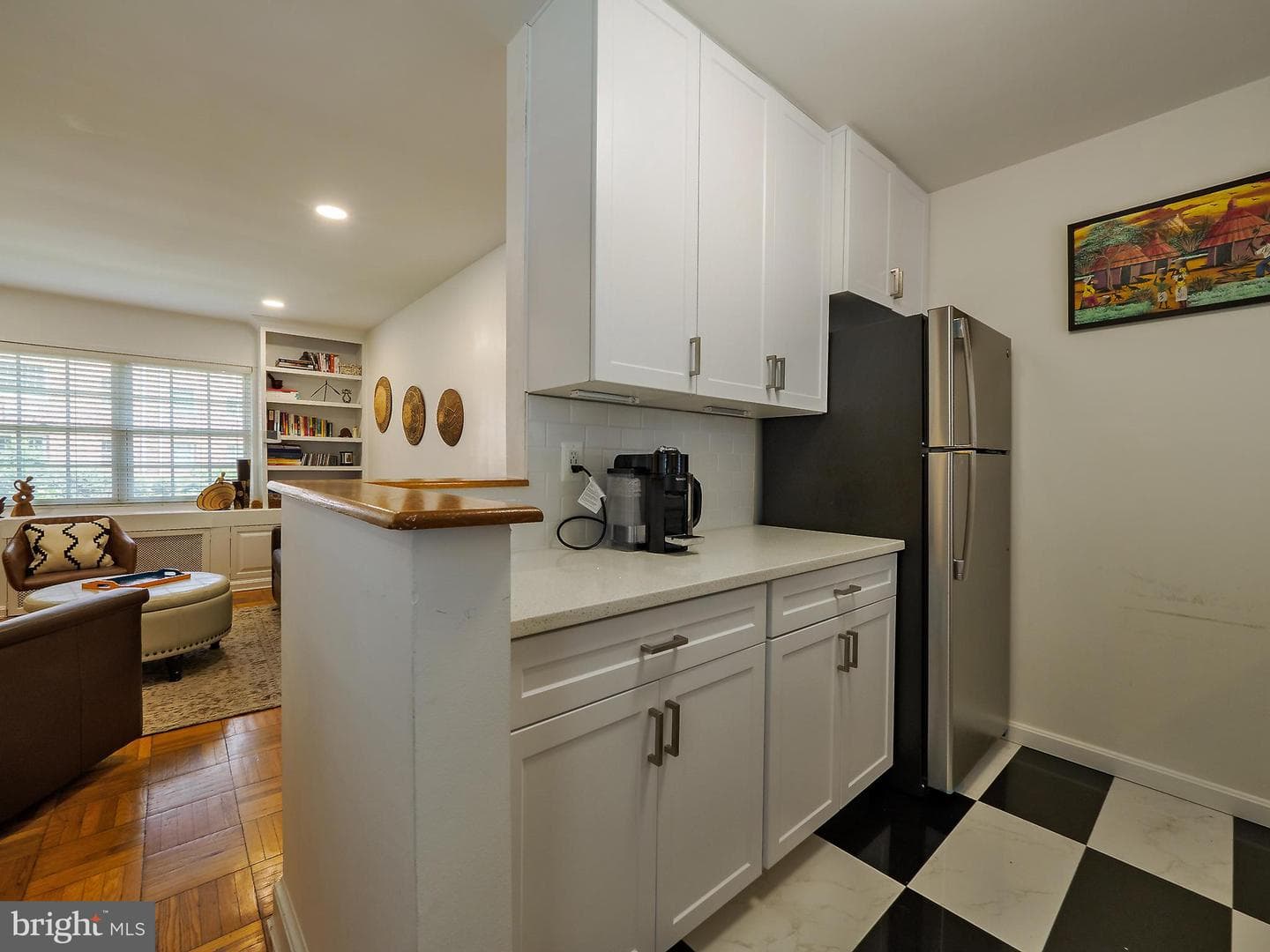 1608 W Abingdon Dr # 102 photo 20