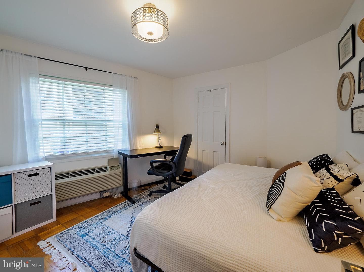 1608 W Abingdon Dr # 102 photo 27