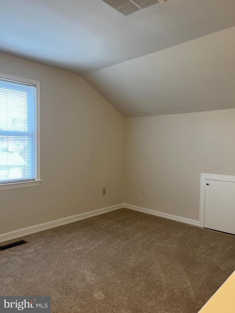 1533 Oronoco Street photo 17