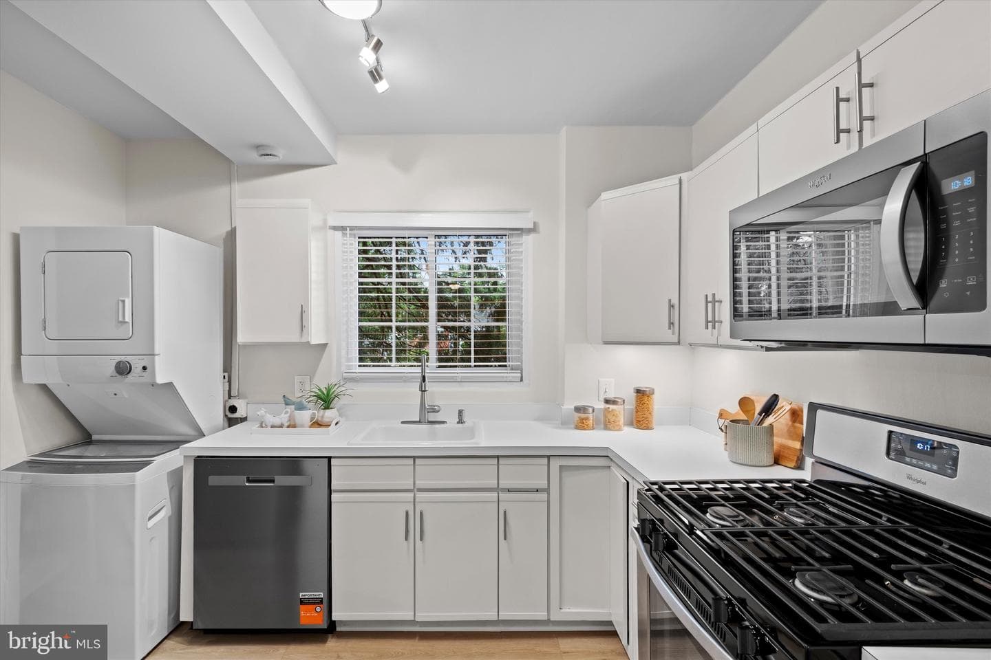 3210 Martha Custis Drive photo 5