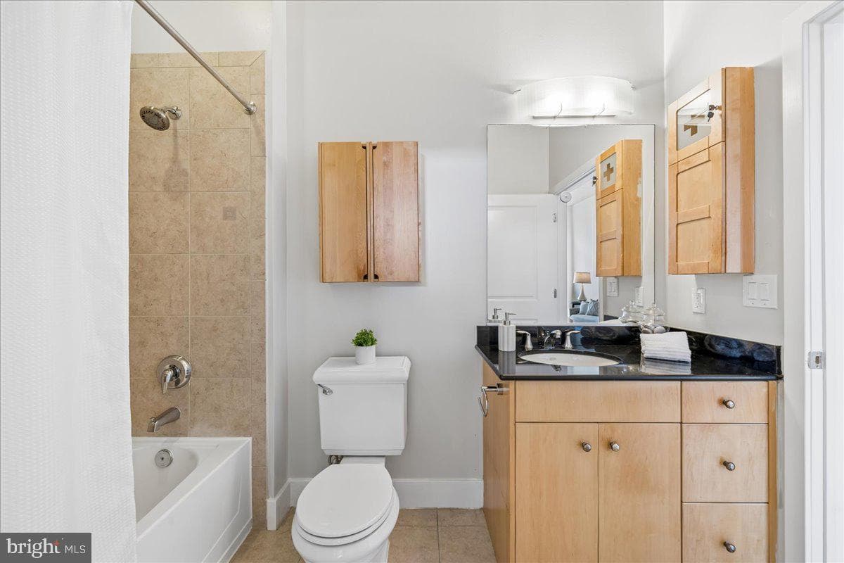 520 John Carlyle #429 photo 18