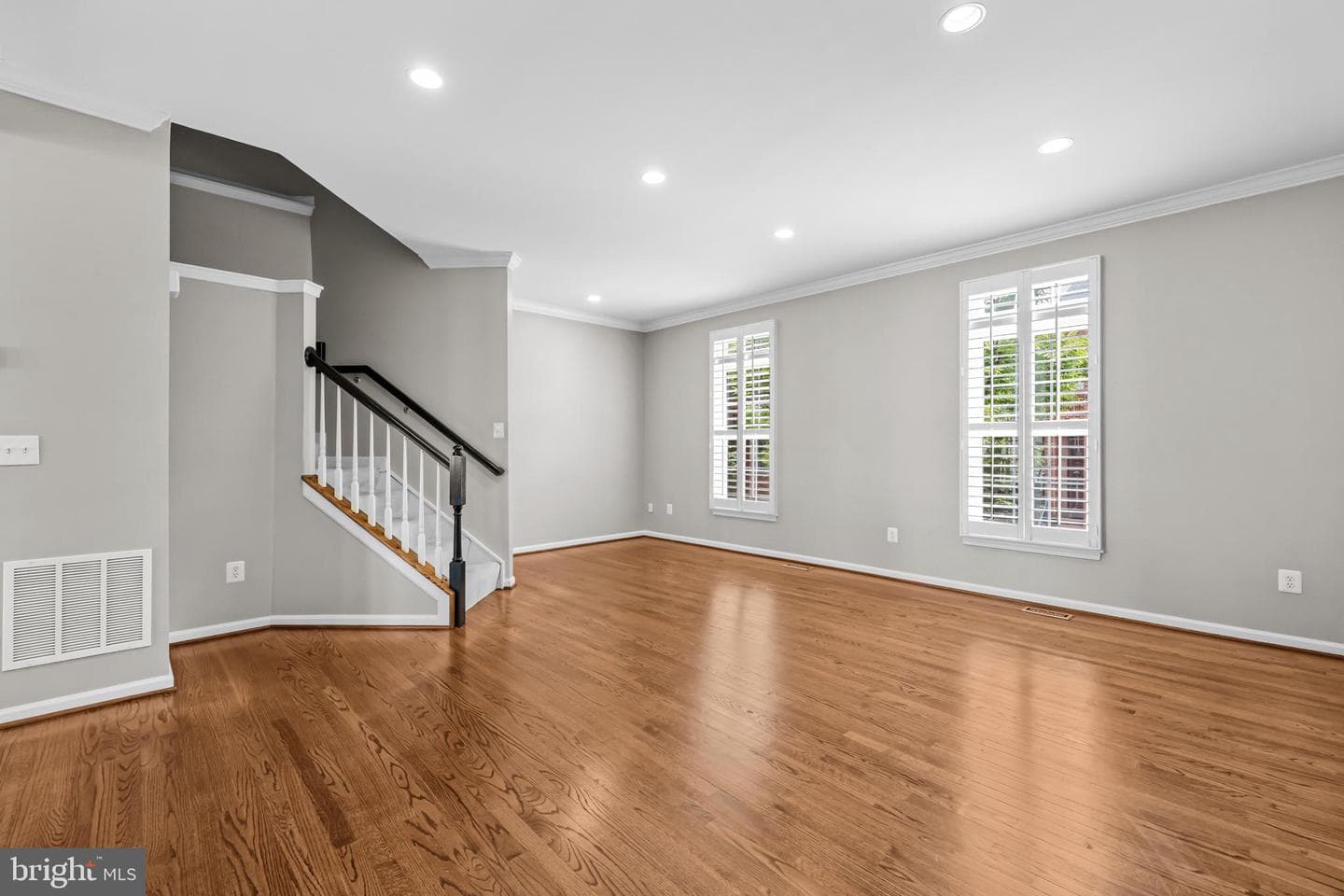 5011 Waple Lane photo 33