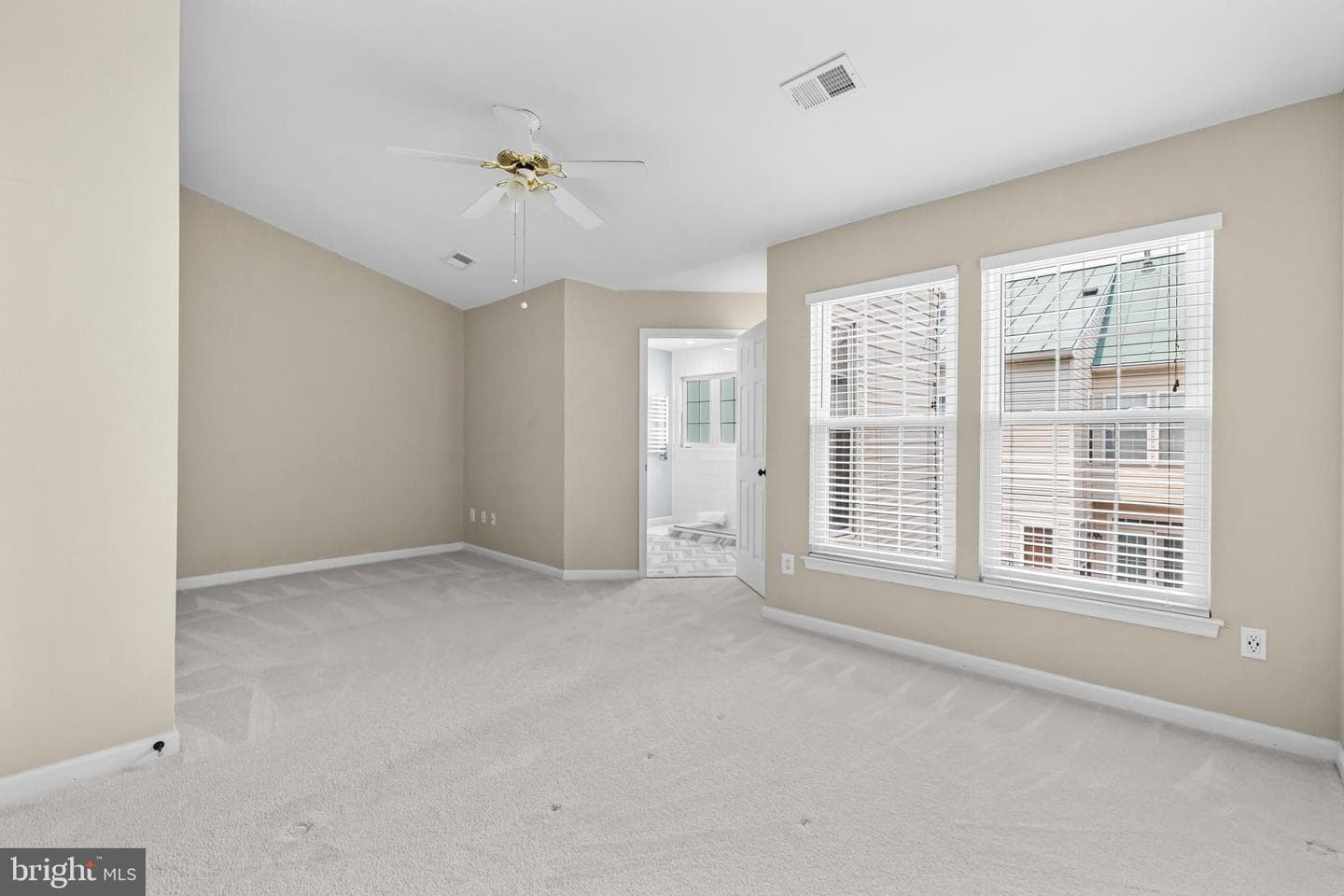 5011 Waple Lane photo 41
