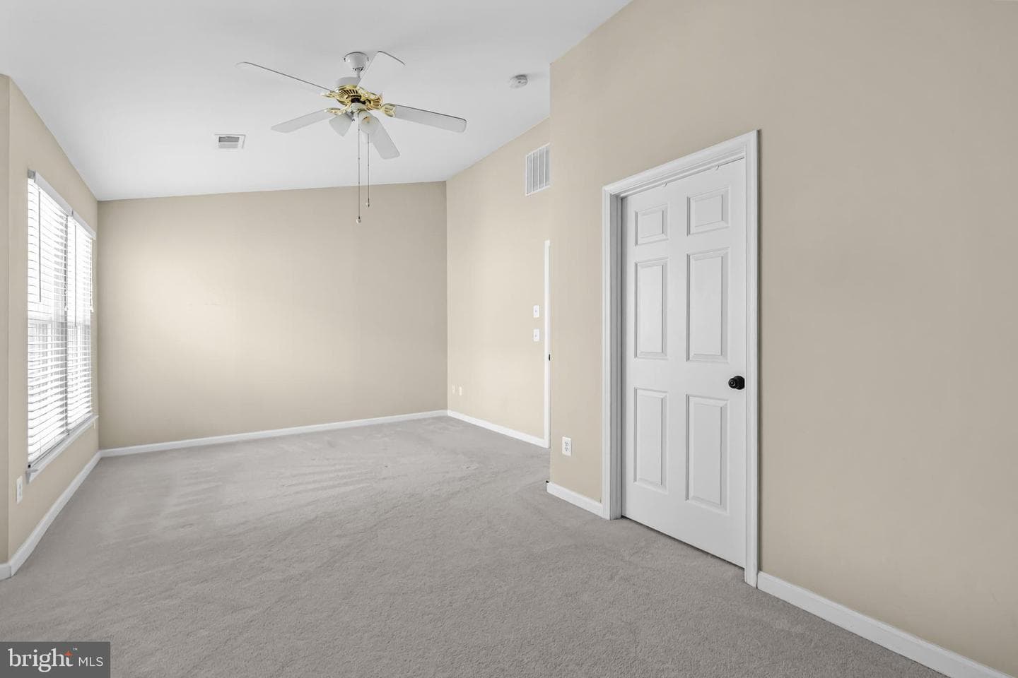 5011 Waple Lane photo 46