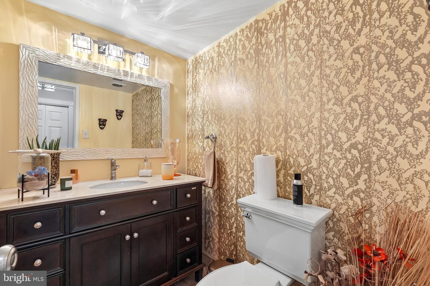203 Yoakum Parkway #925 photo 6