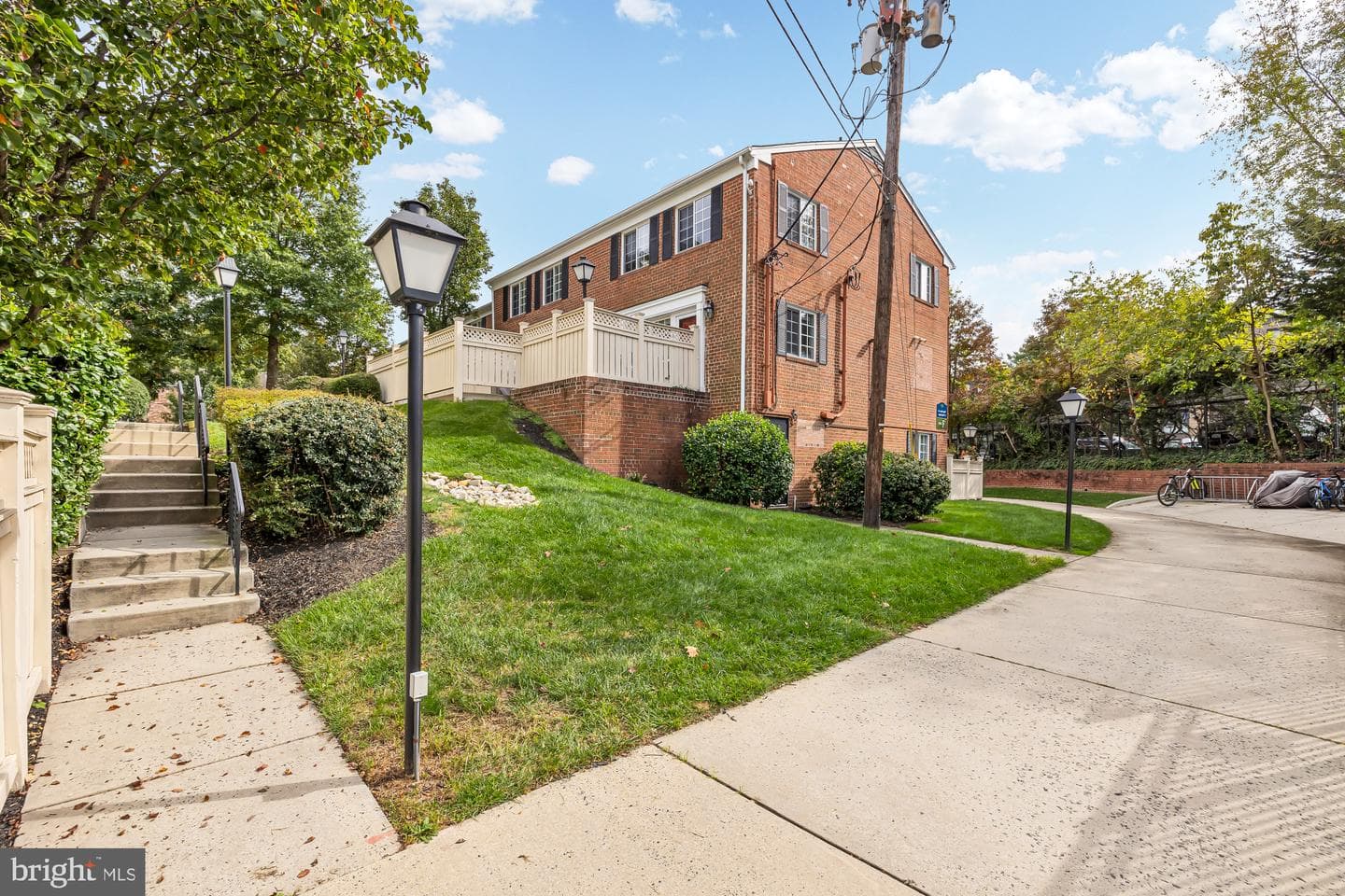 1545 N Van Dorn photo 36