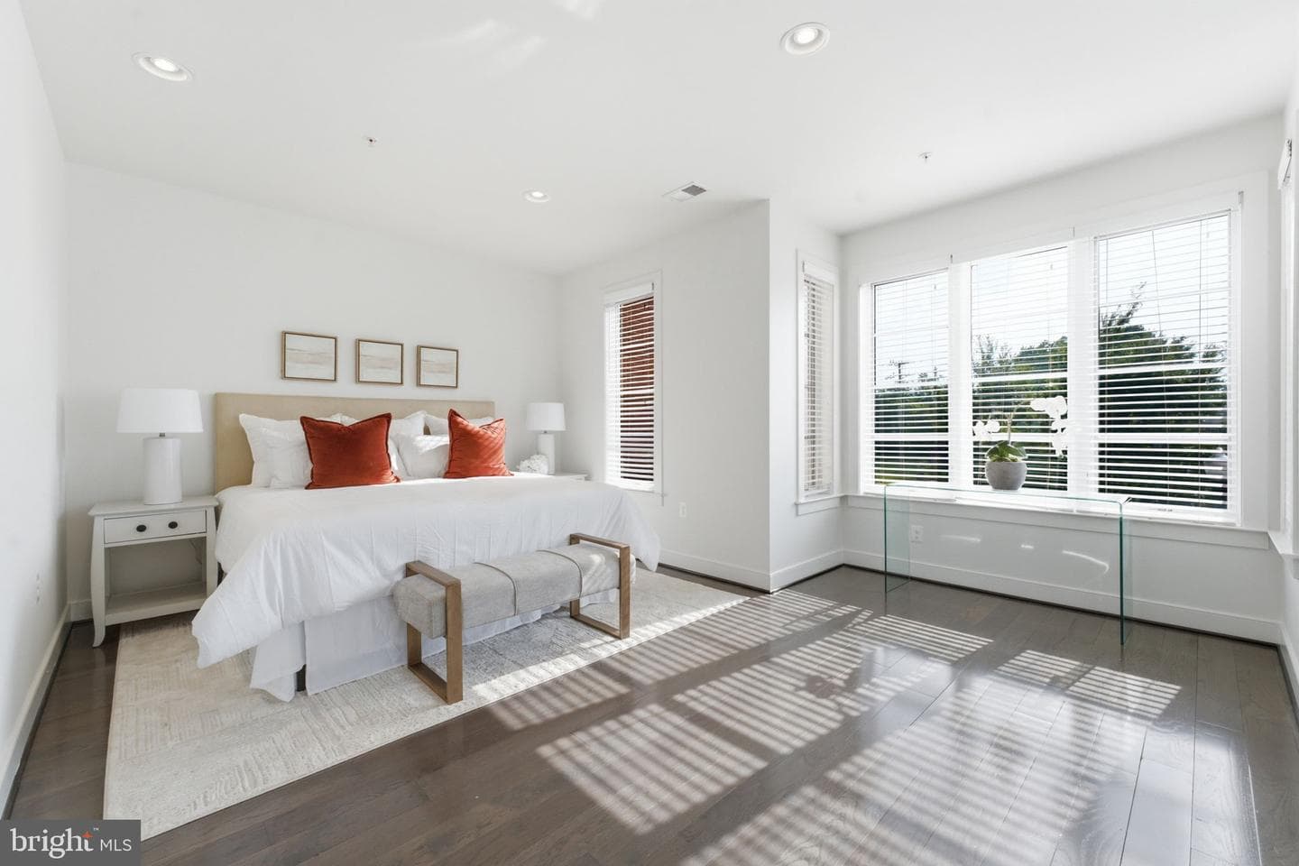 611 Howell photo 22