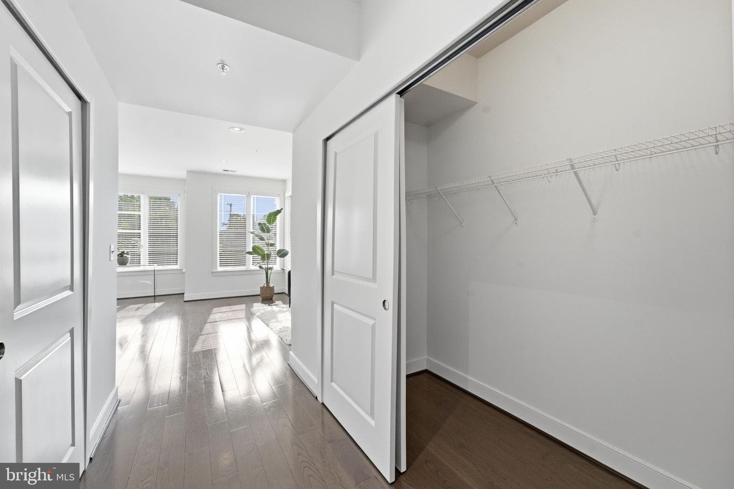 611 Howell photo 26