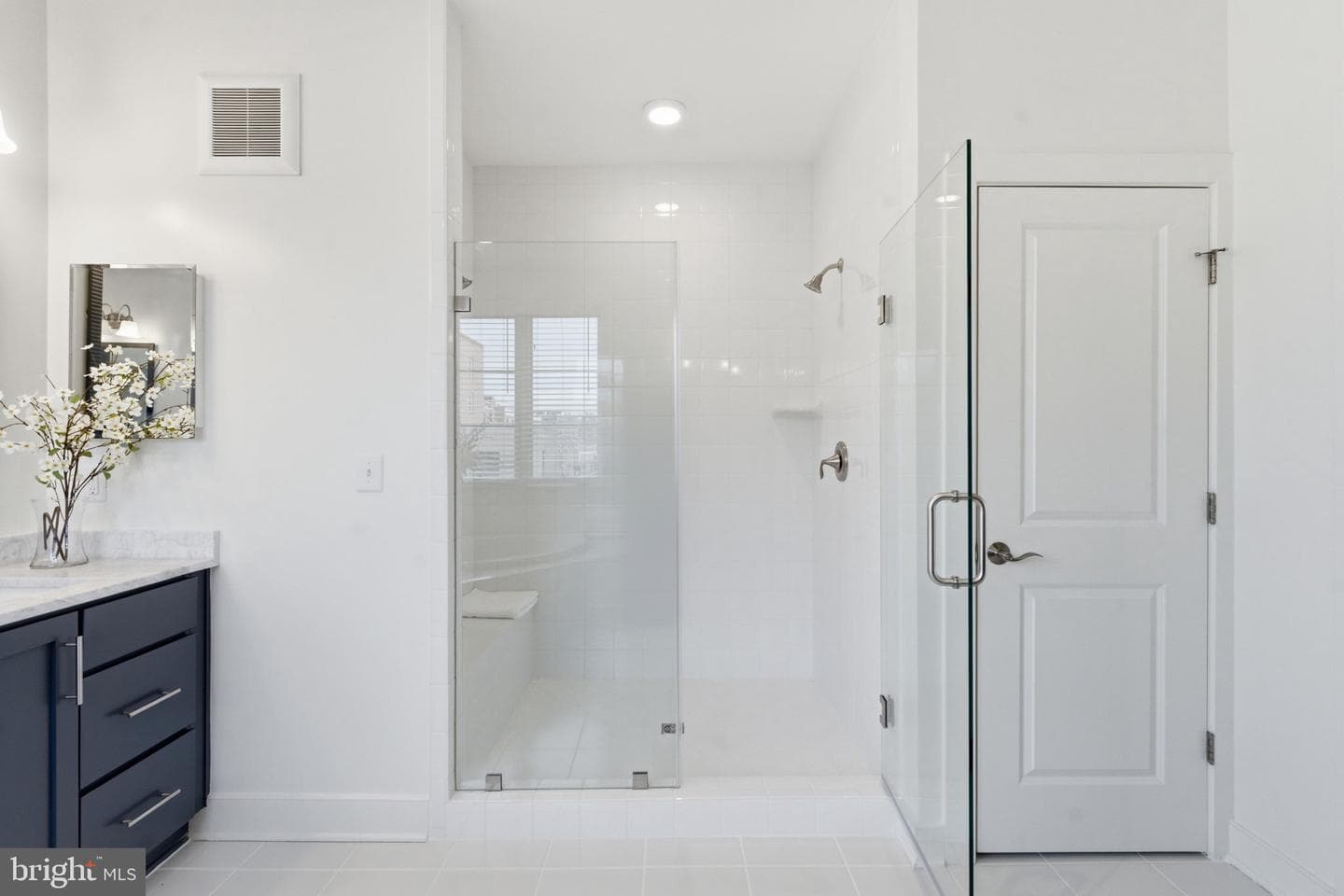 611 Howell photo 31