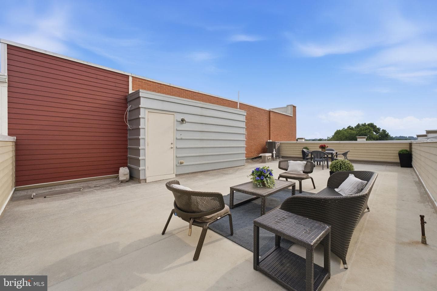 611 Howell photo 49