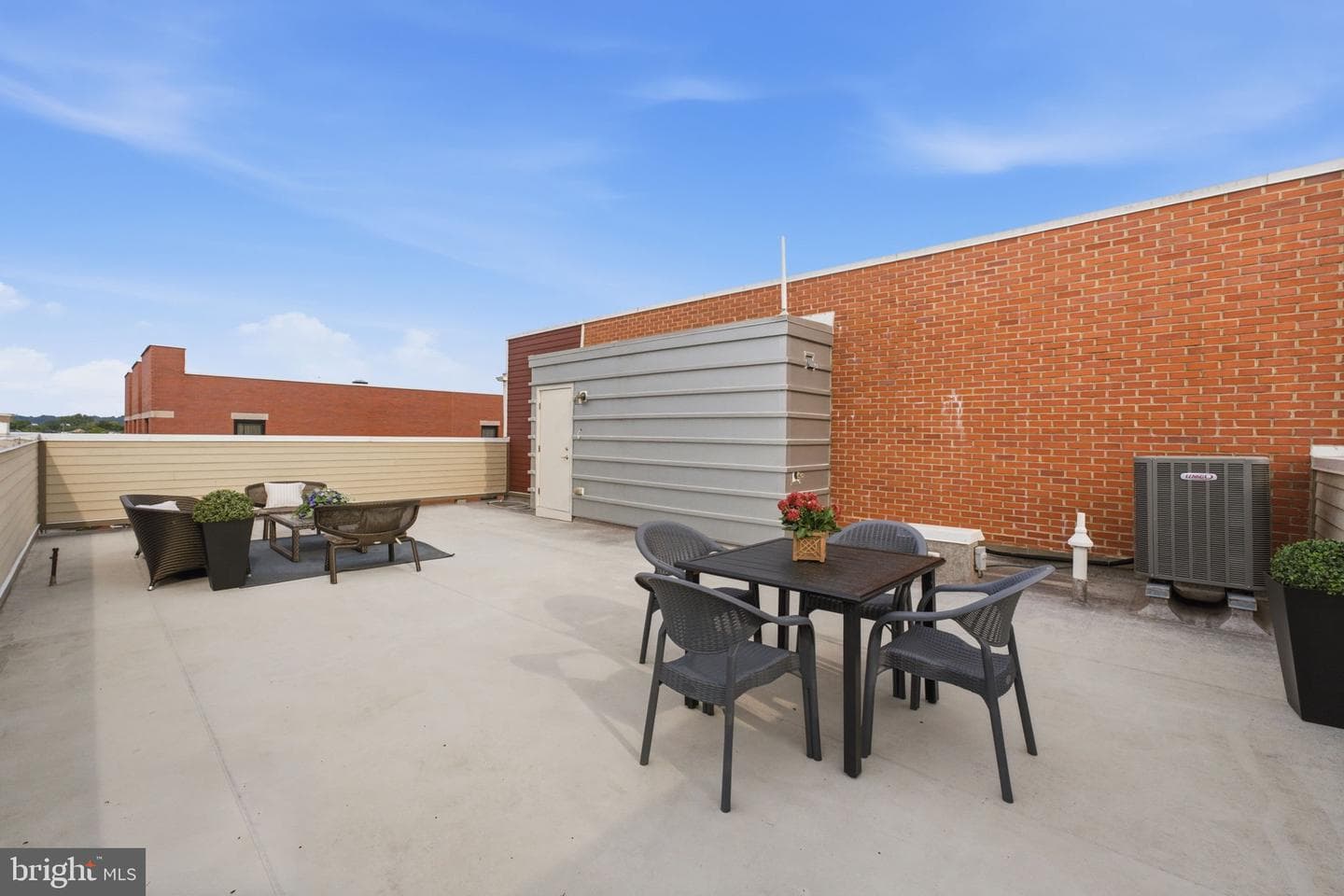 611 Howell photo 50