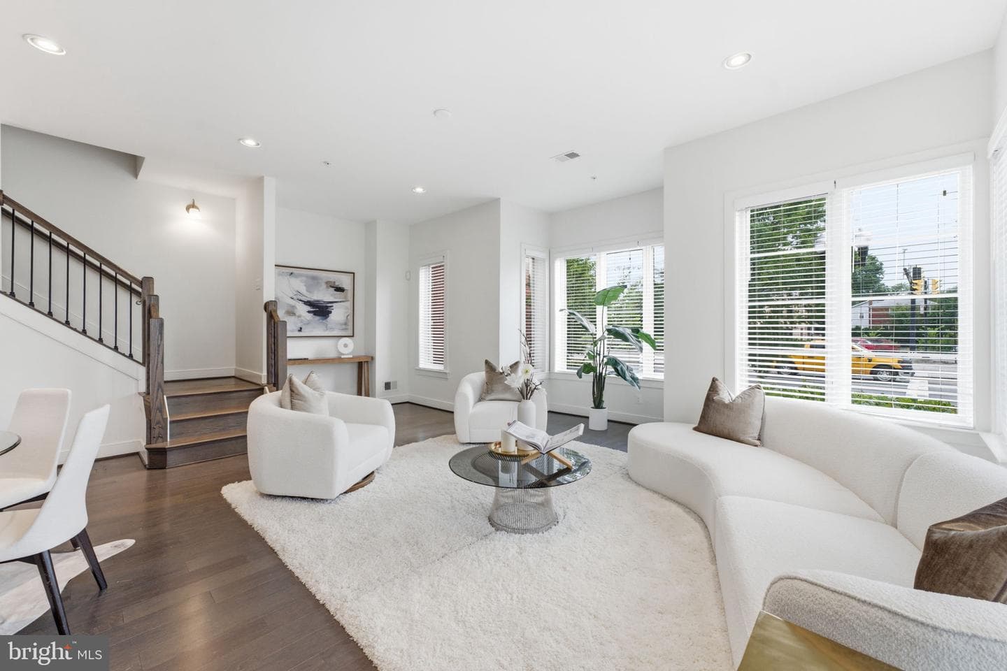 611 Howell photo 6