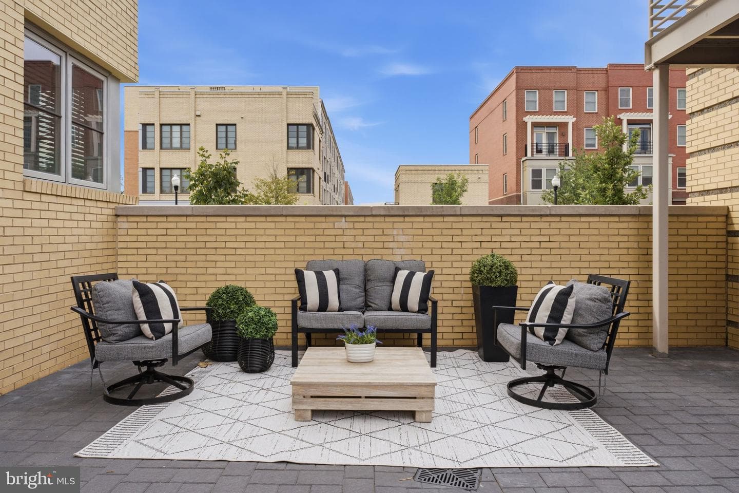 611 Howell photo 62