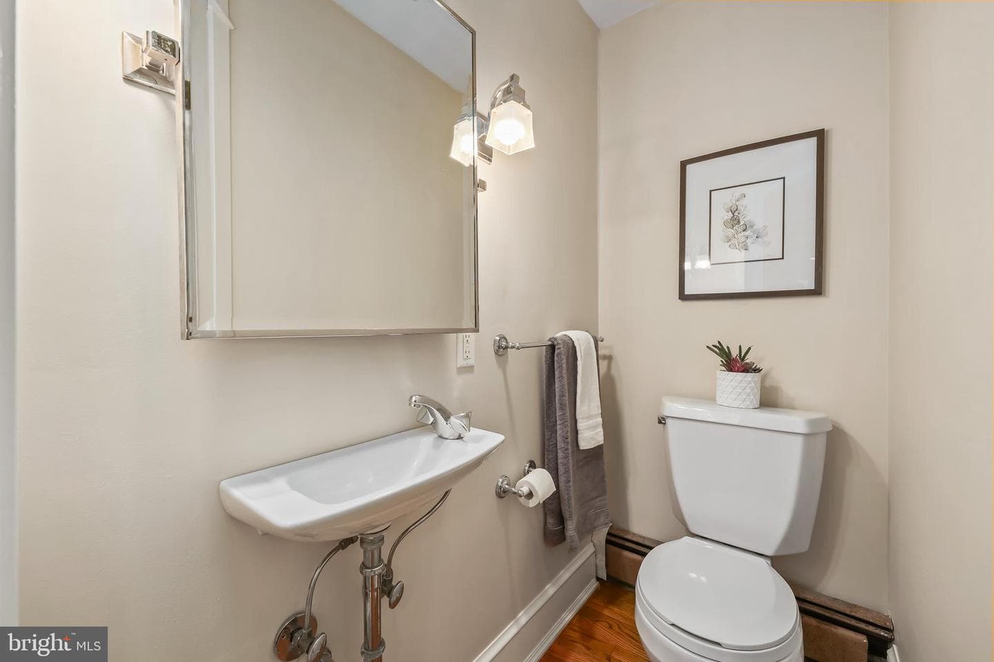 605 Johnston Place photo 25