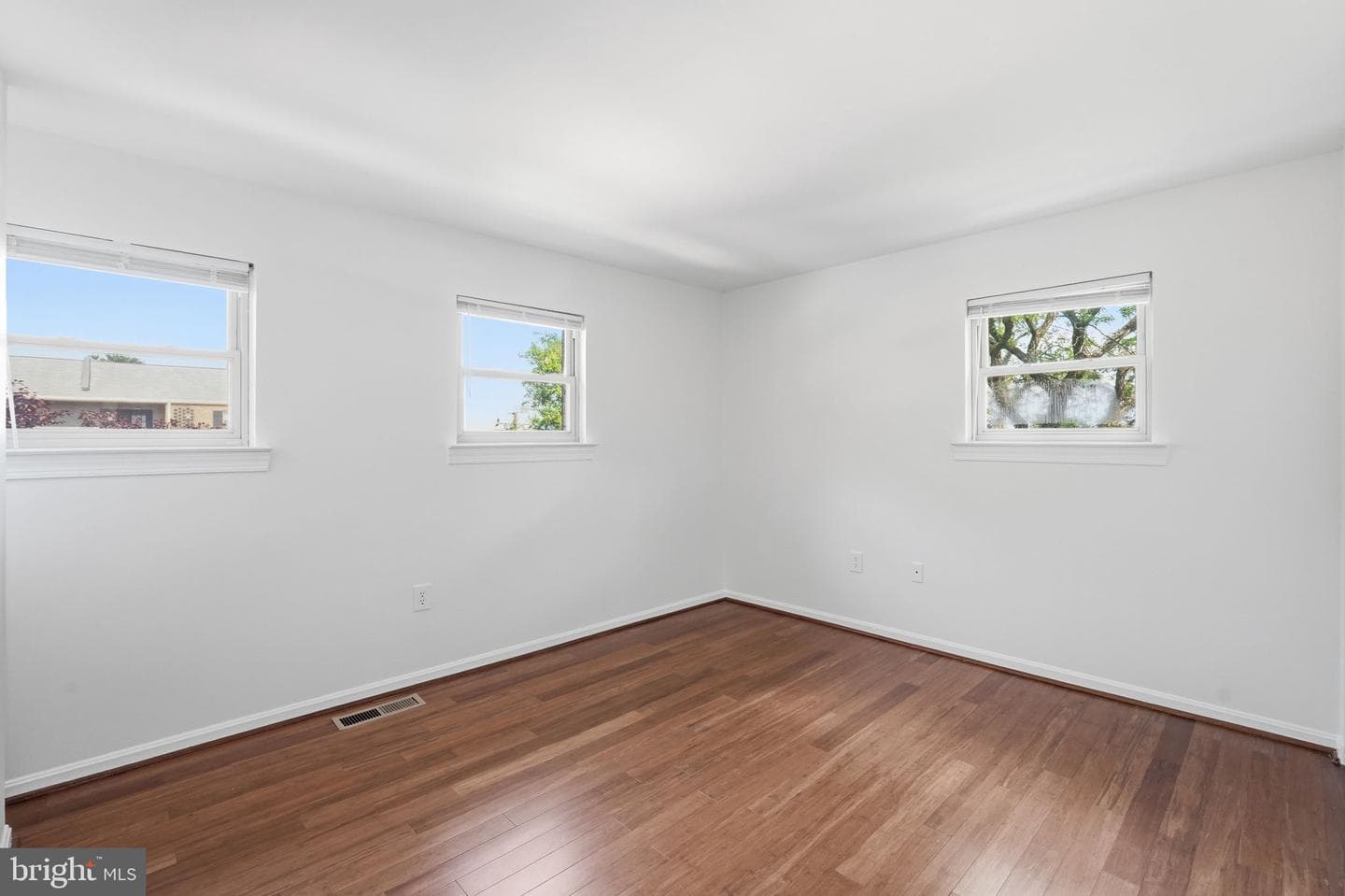 5902 Mayflower Court photo 18