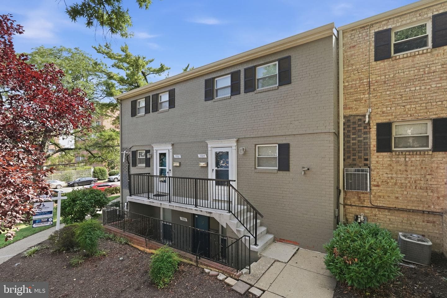 5902 Mayflower Court, Alexandria