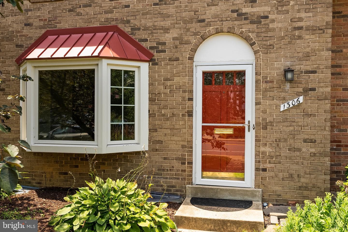 1306 Commonwealth Avenue, Alexandria