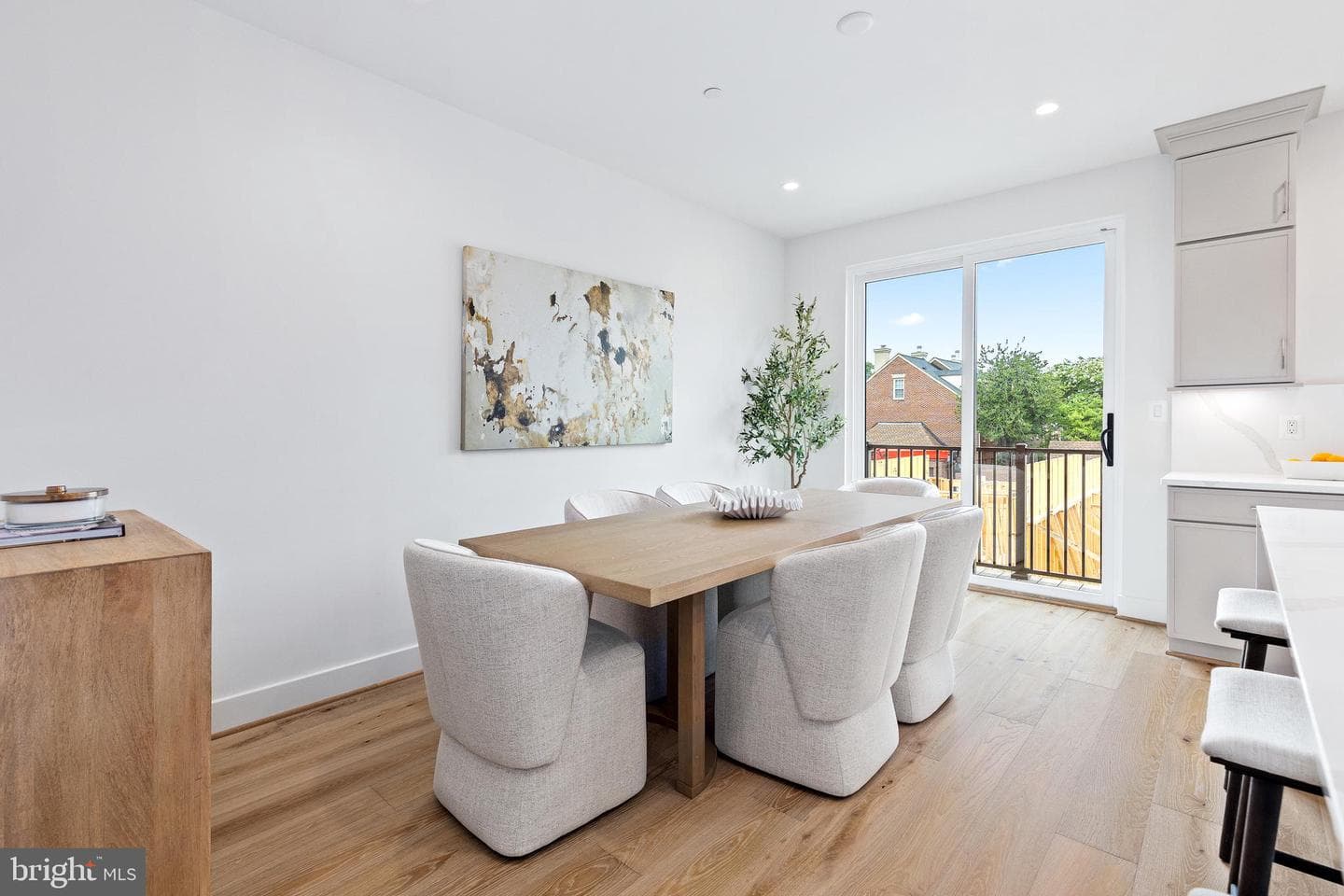 608 S Alfred Street photo 13
