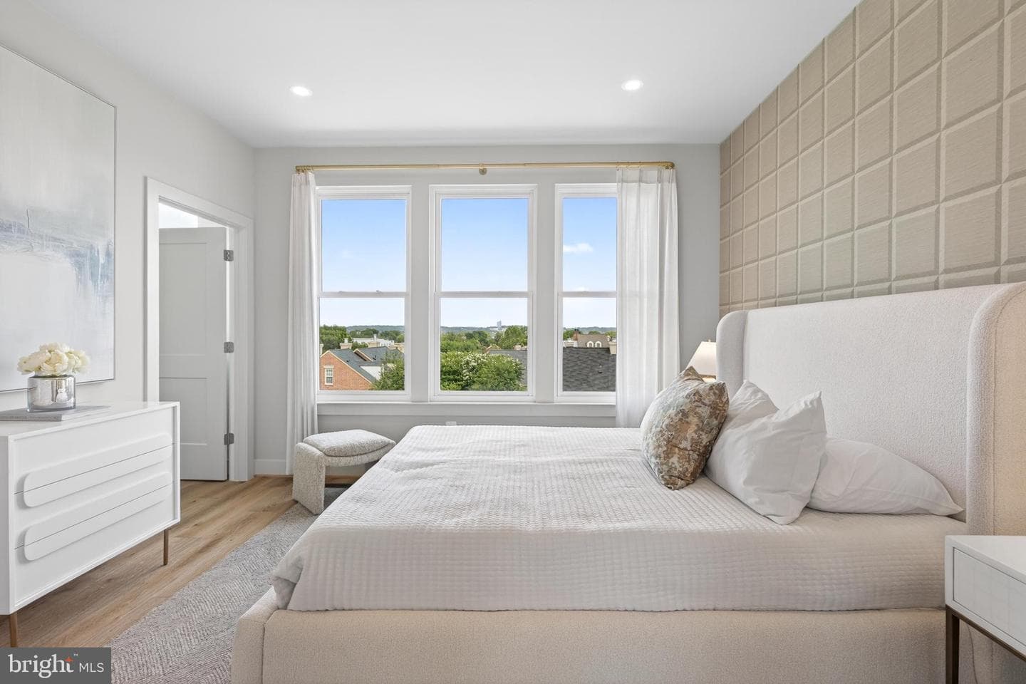 608 S Alfred Street photo 35