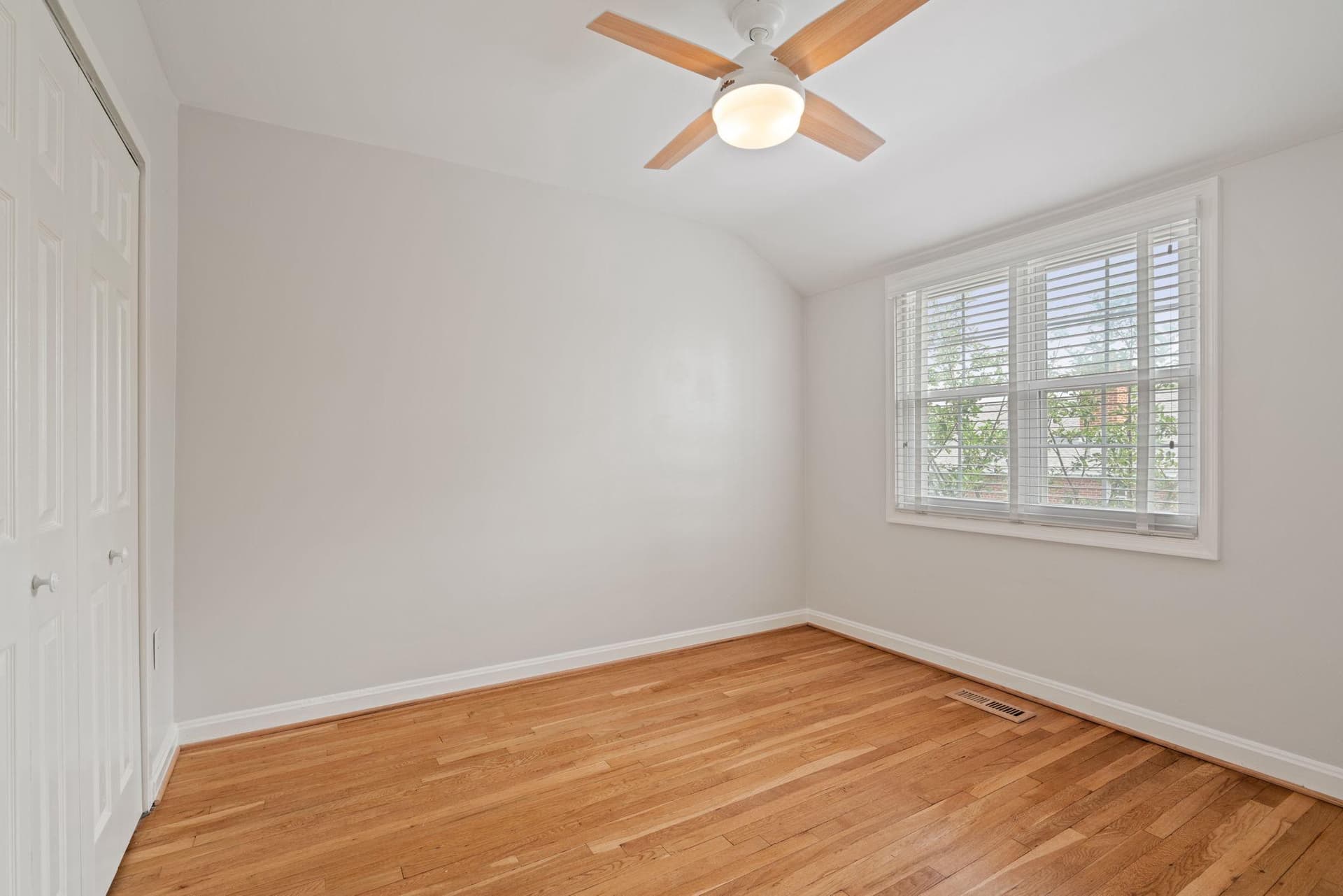 3753 Jason Avenue photo 20