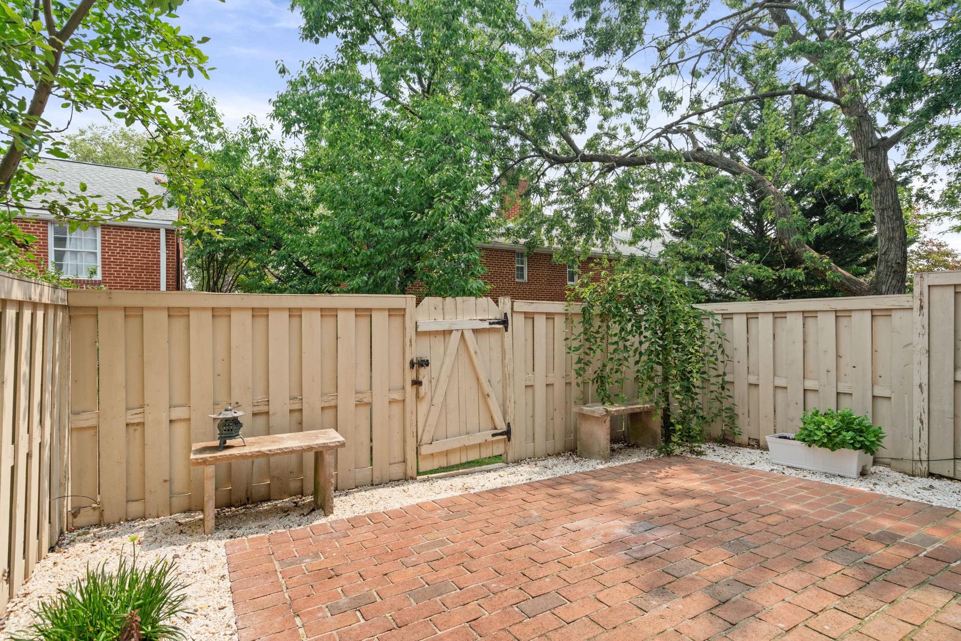 3753 Jason Avenue photo 34