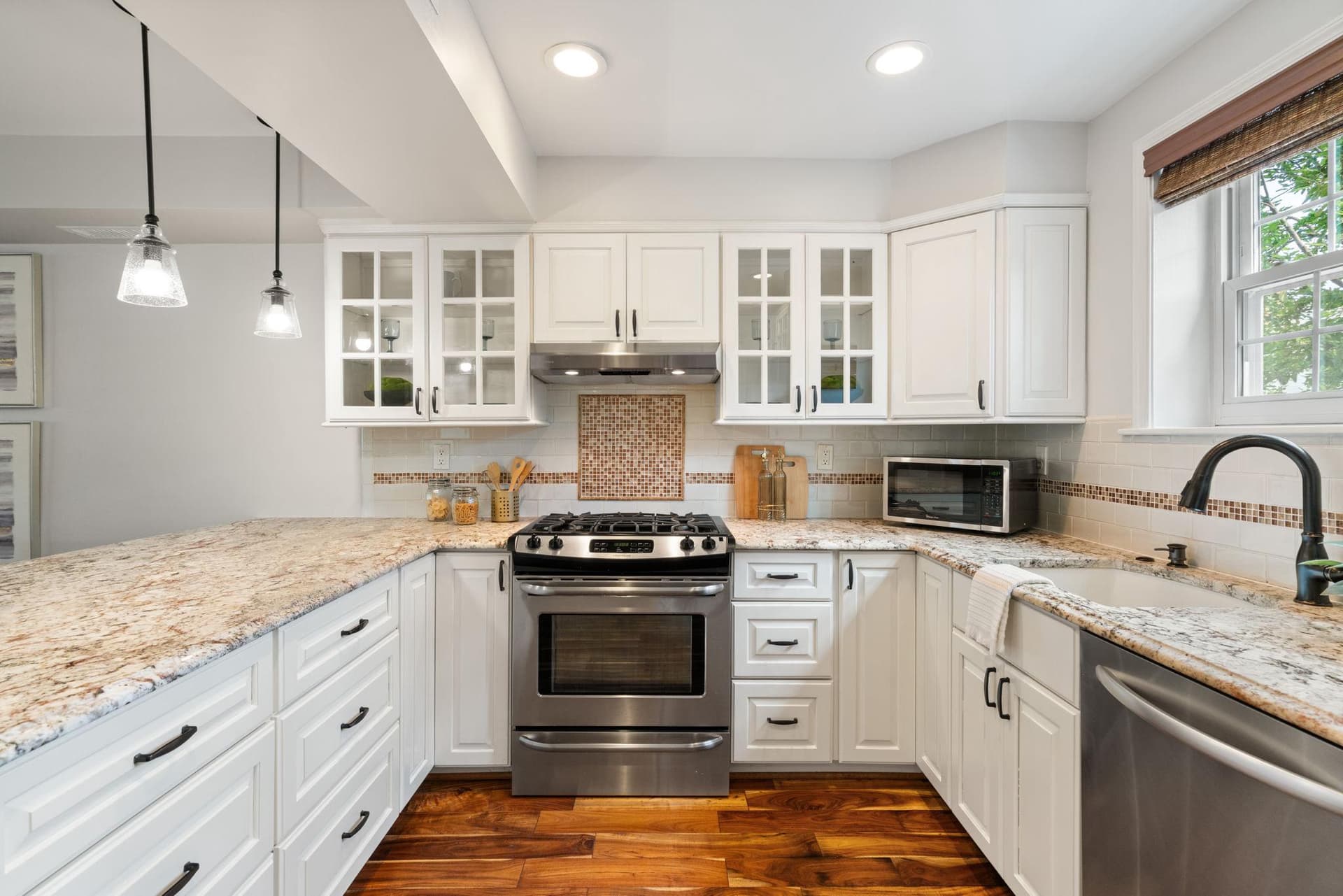 3753 Jason Avenue photo 9